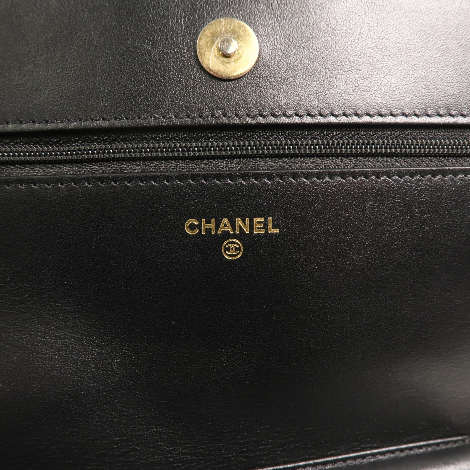 CHANEL 牛皮皮革Boy Wallet On Chain鏈帶肩背袋
