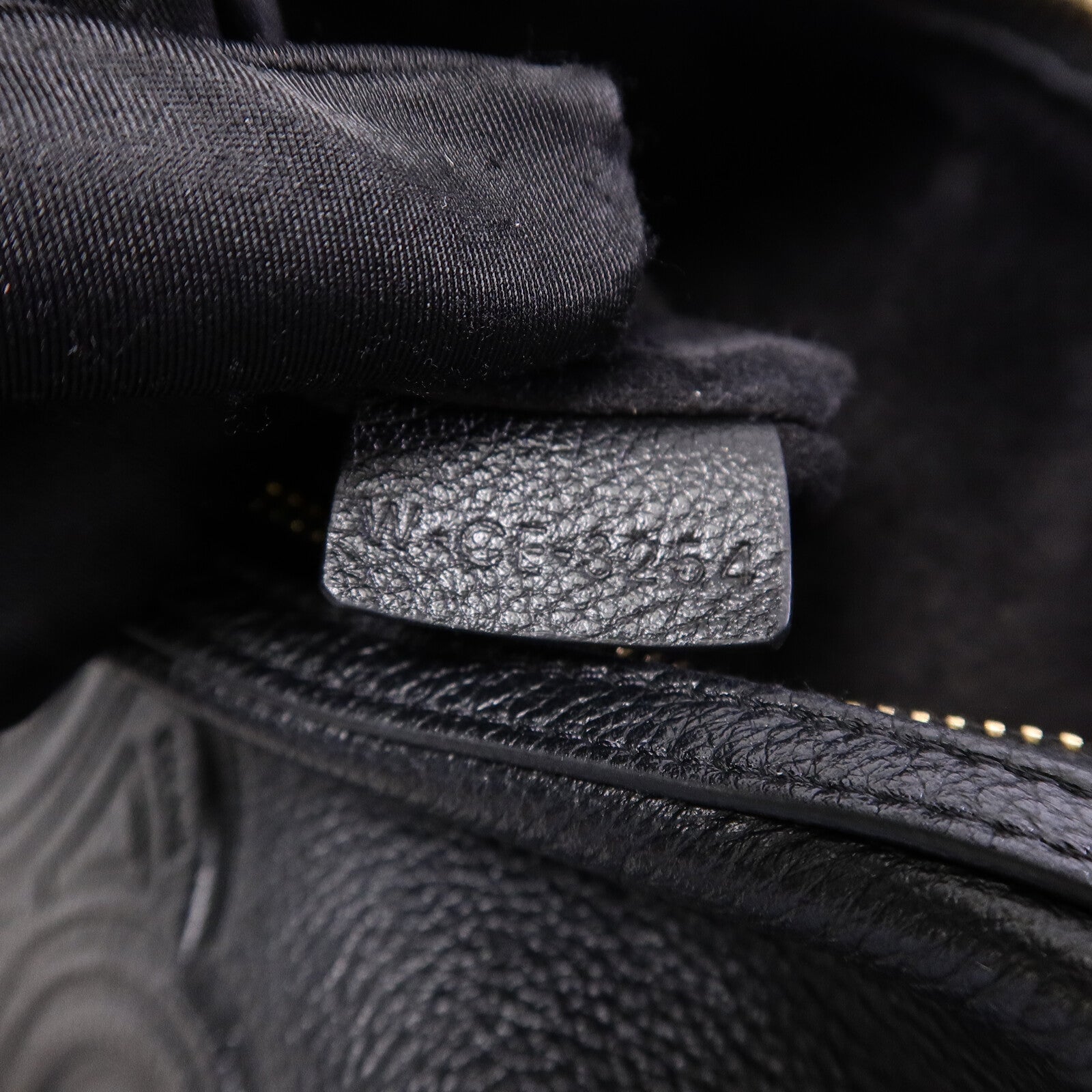 CELINE 牛皮皮革Heloise Triomphe肩背袋