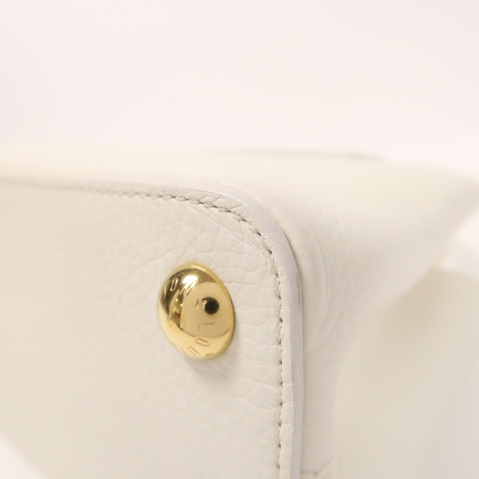 LOUIS VUITTON Taurillon Capucines BB金扣手挽肩背兩用袋