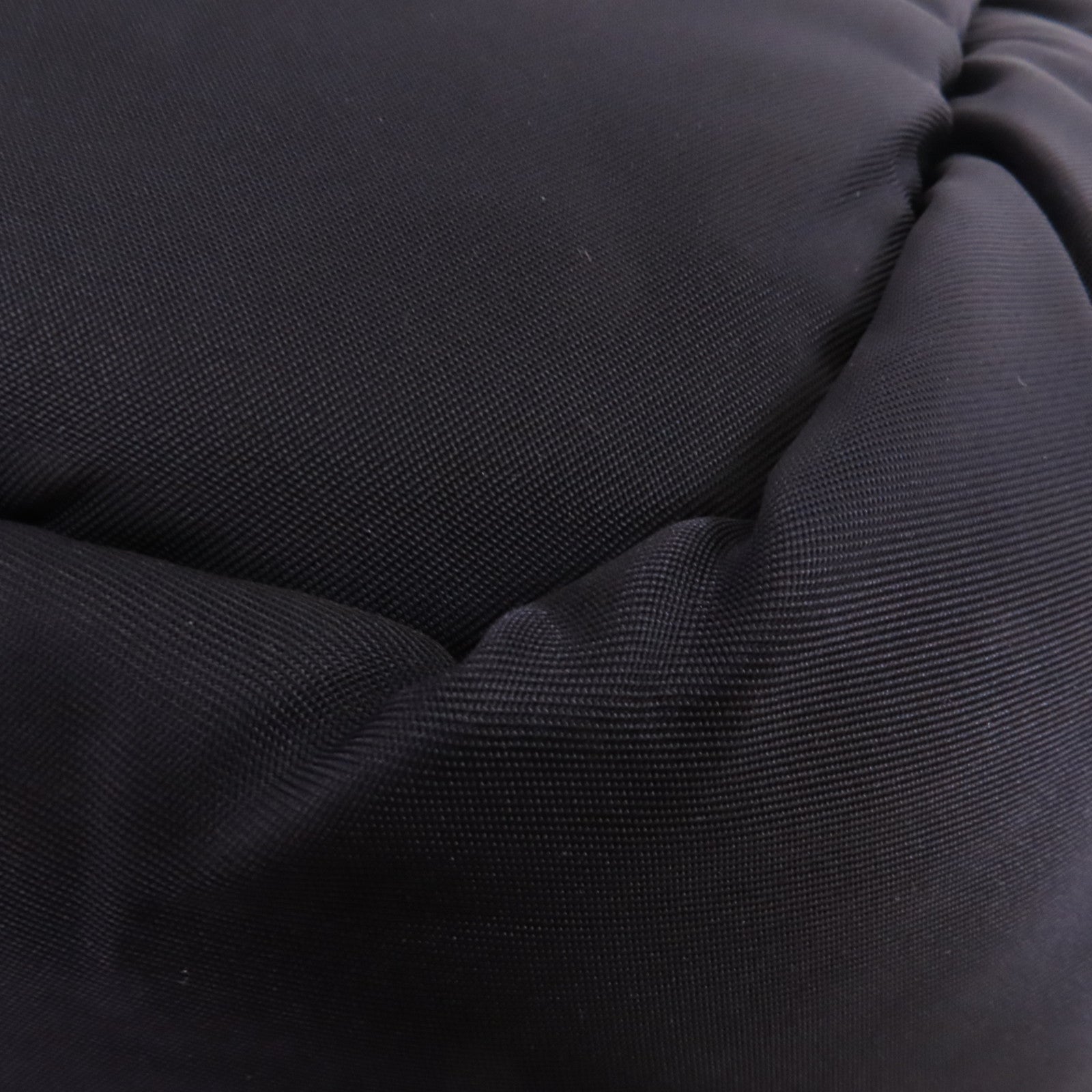 PRADA 尼龍Prada Soft Padded Mini手挽袋