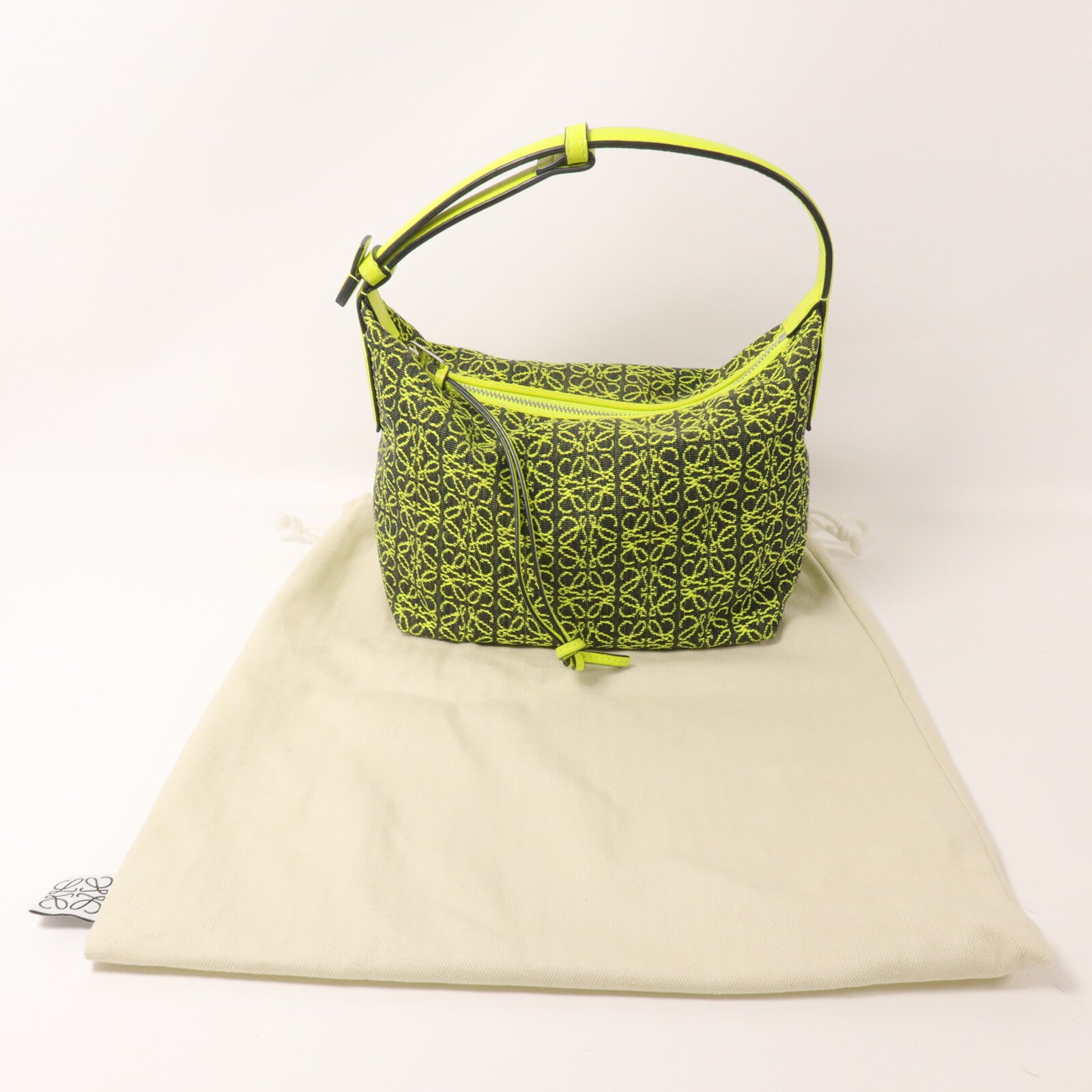 LOEWE 帆布Cubi肩背袋