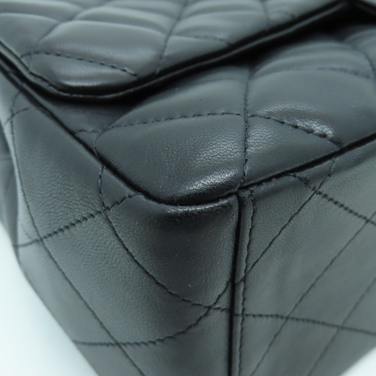 CHANEL 【清倉大減價】菱格羊皮皮革Classic Chain Shoulder金扣鏈帶肩背袋黑色