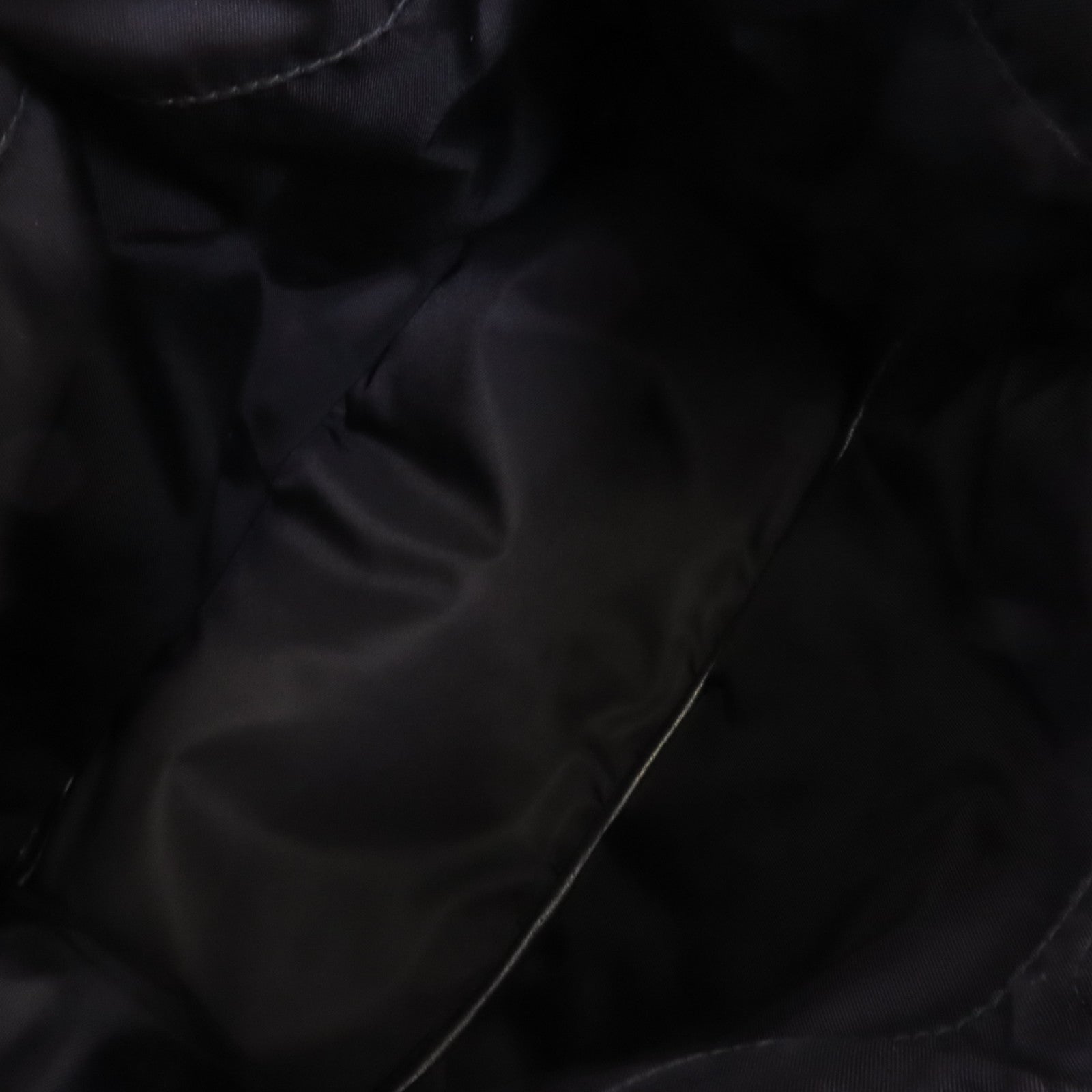 PRADA 尼龍Prada Soft Padded Mini手挽袋