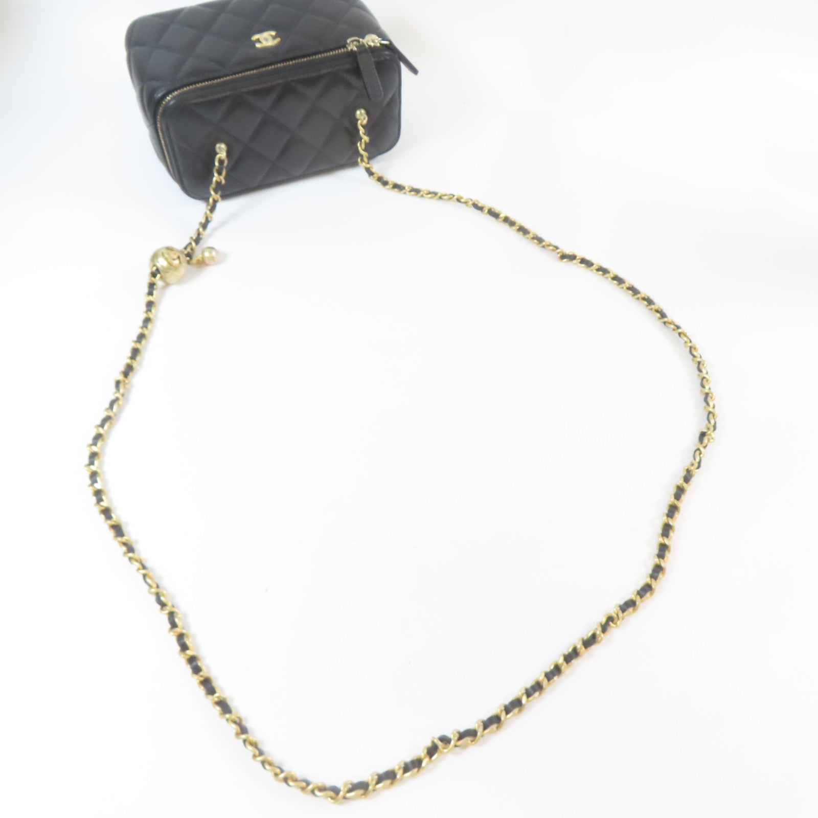 CHANEL 菱格羊皮皮革Vanity Case金扣鏈帶肩背袋黑色