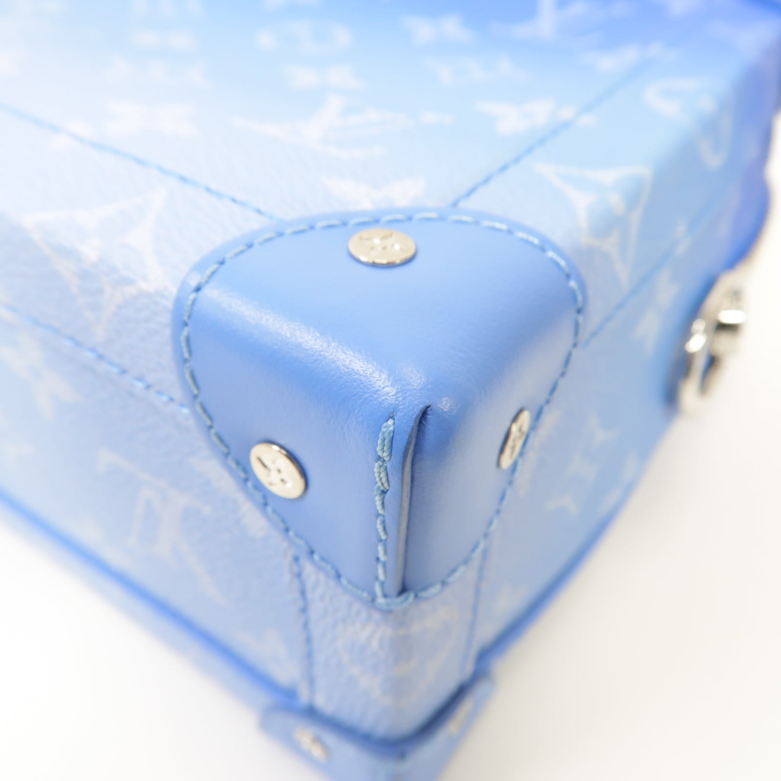 LOUIS VUITTON Monogram Clouds Soft Trunk銀扣肩背袋藍色
