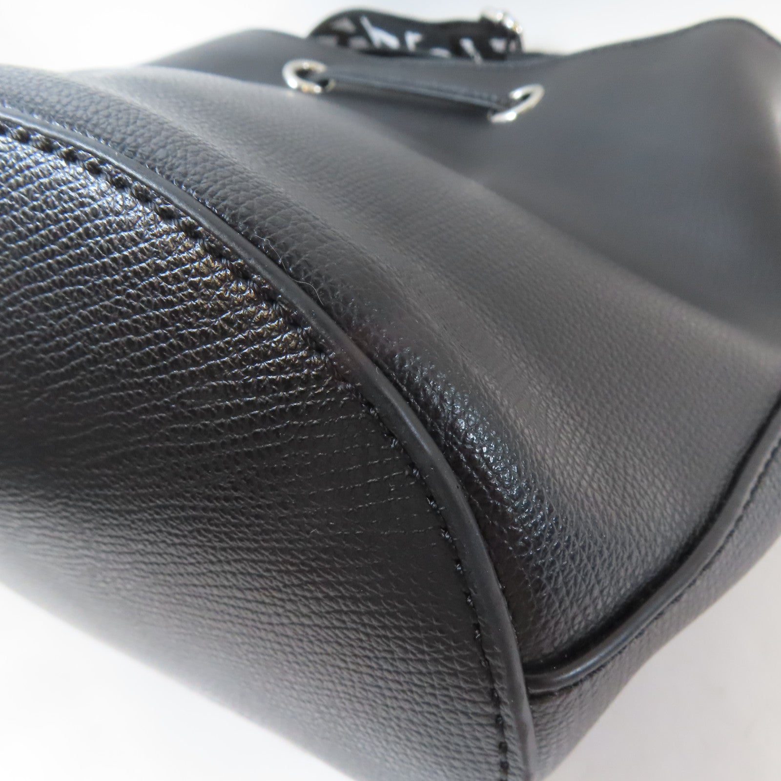 KARL LAGERFELD 牛皮皮革Karl Lagerfeld 2 Way Bucket Bag銀扣手挽肩背兩用袋黑色