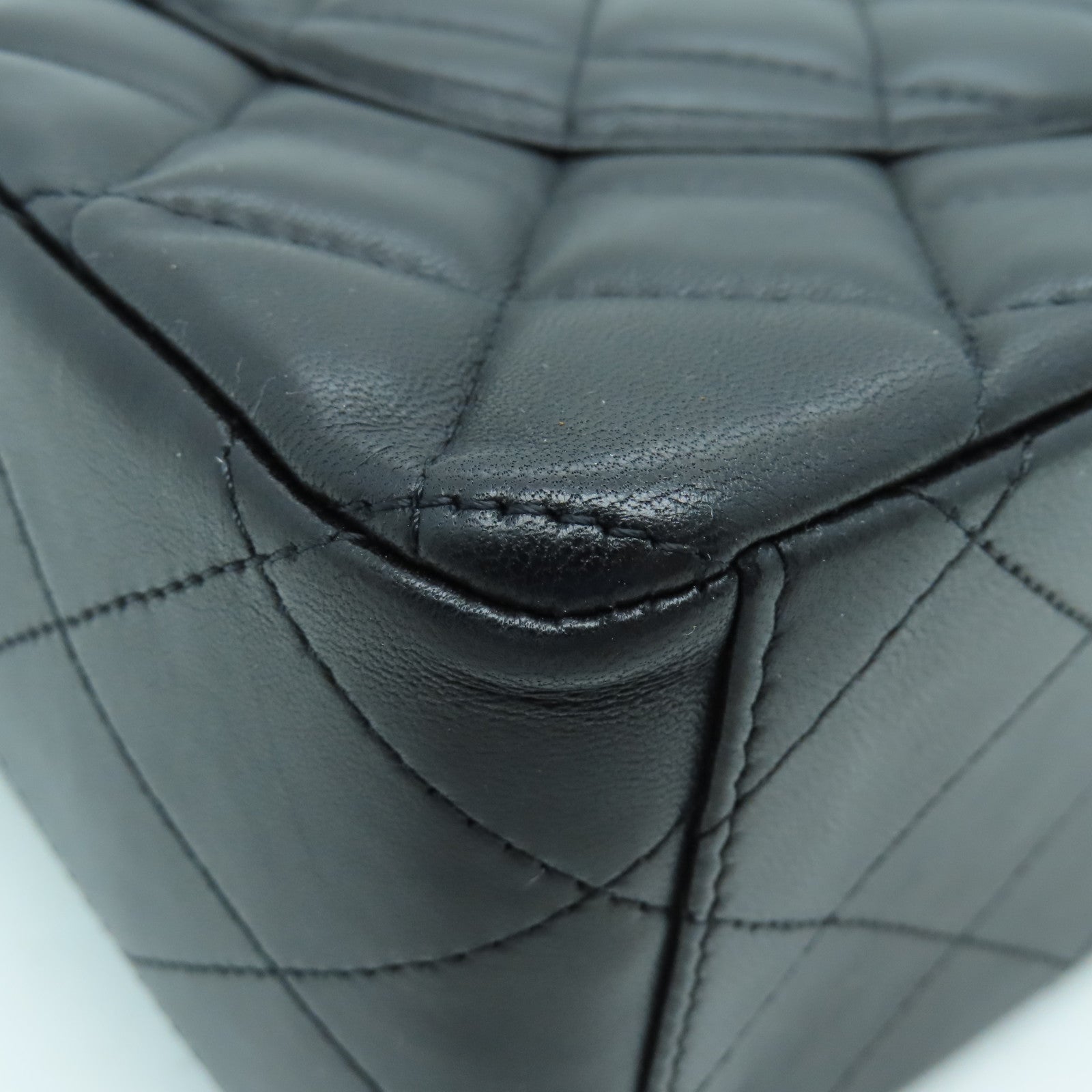 CHANEL 【清倉大減價】菱格羊皮皮革Classic Chain Shoulder金扣鏈帶肩背袋黑色