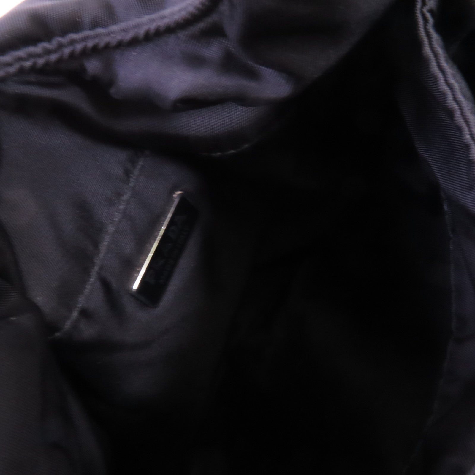 PRADA 尼龍Prada Soft Padded Mini手挽袋