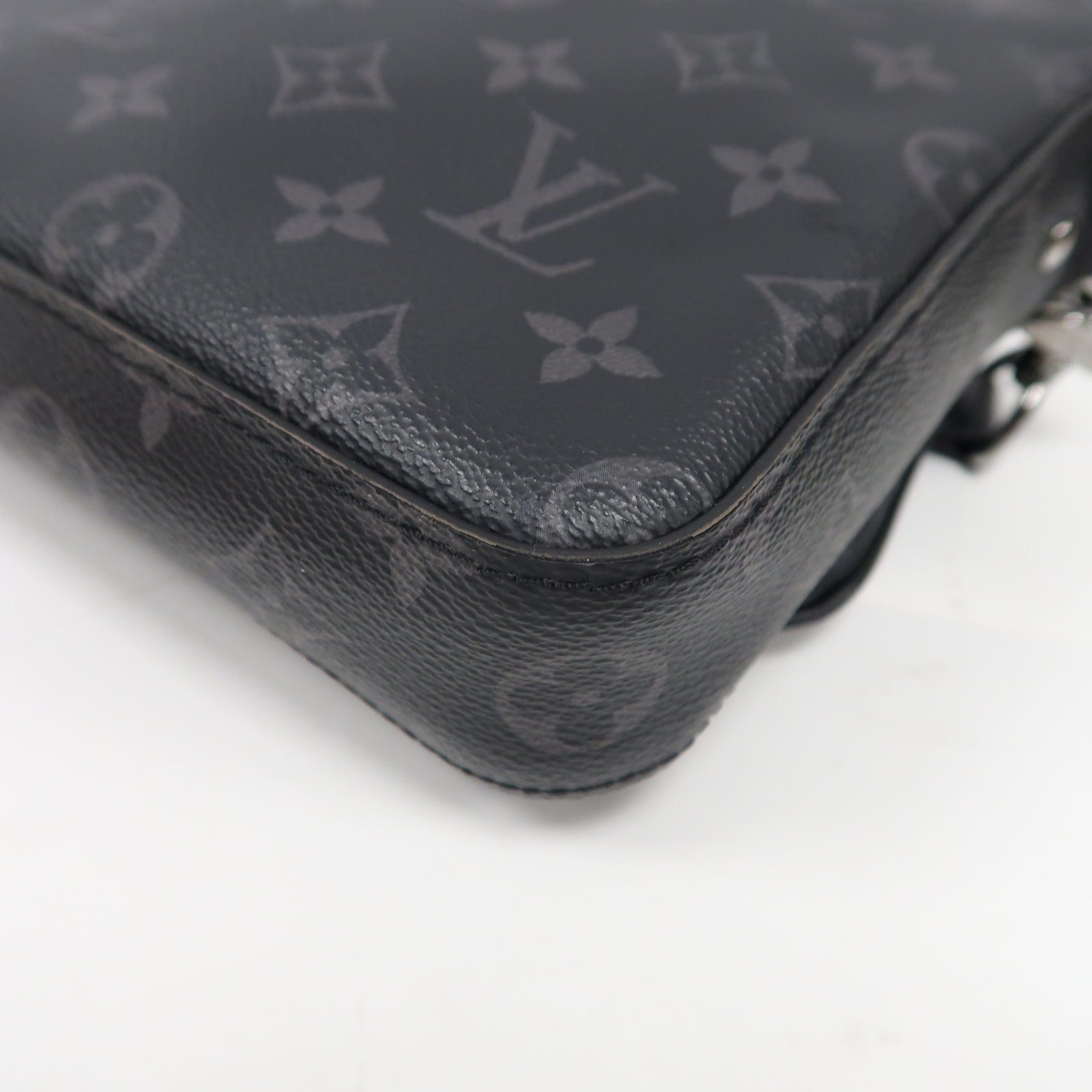 LOUIS VUITTON Monogram Eclipse Trio Messenger Bag銀扣肩背袋黑色