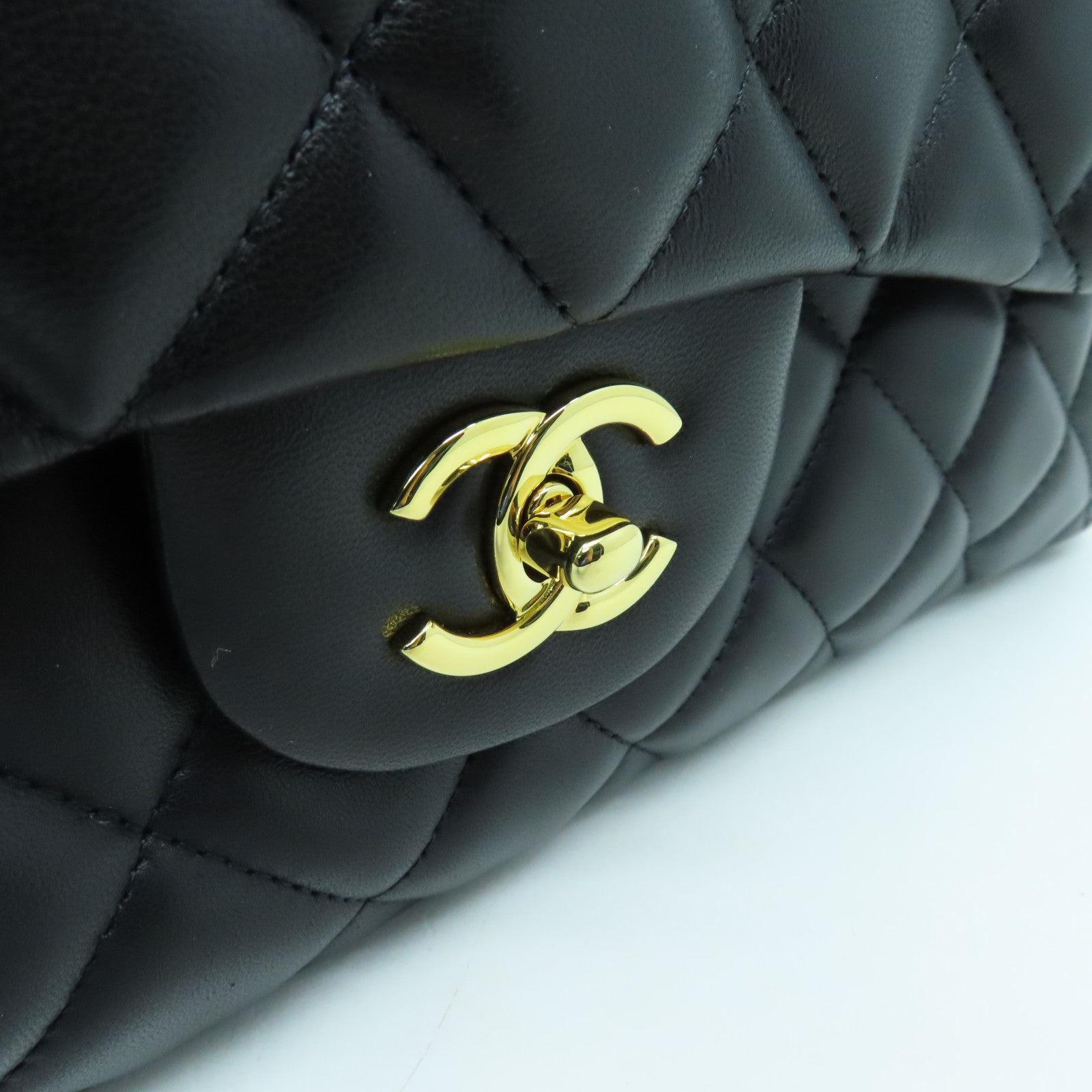 CHANEL 【清倉大減價】菱格羊皮皮革Classic Chain Shoulder金扣鏈帶肩背袋黑色