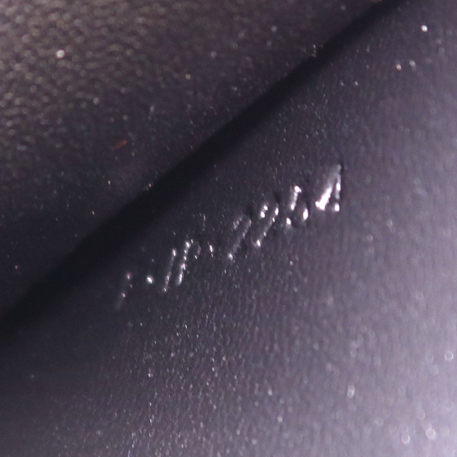 CELINE 牛皮皮革Tilly Medium金扣肩背袋