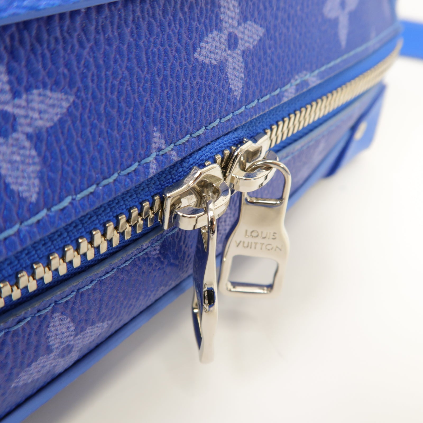 LOUIS VUITTON Monogram Clouds Soft Trunk銀扣肩背袋藍色