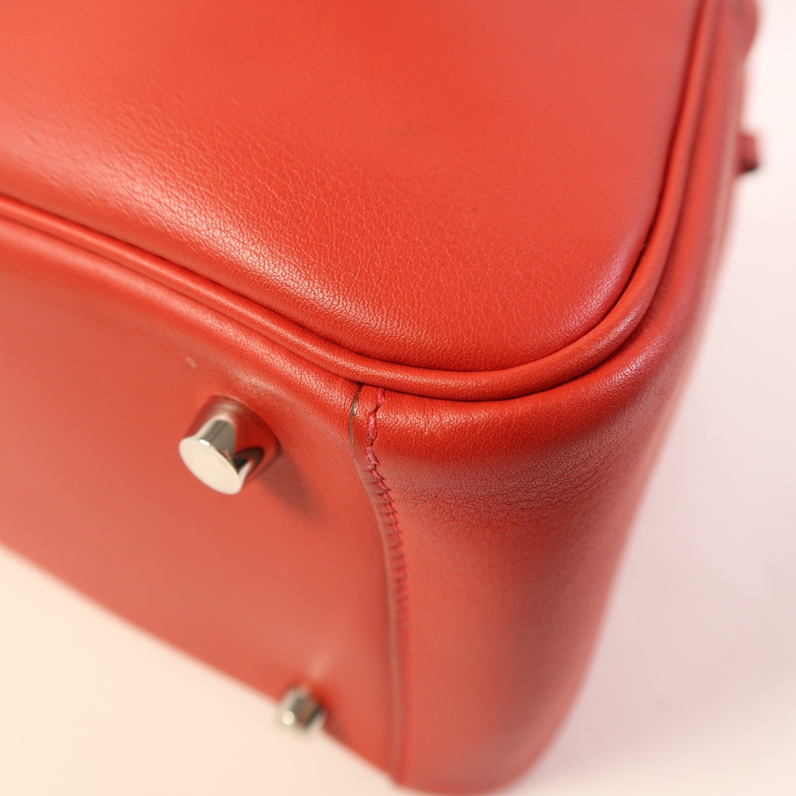 HERMES Swift皮革Lindy 26銀扣手挽肩背兩用袋Rouge Casaque