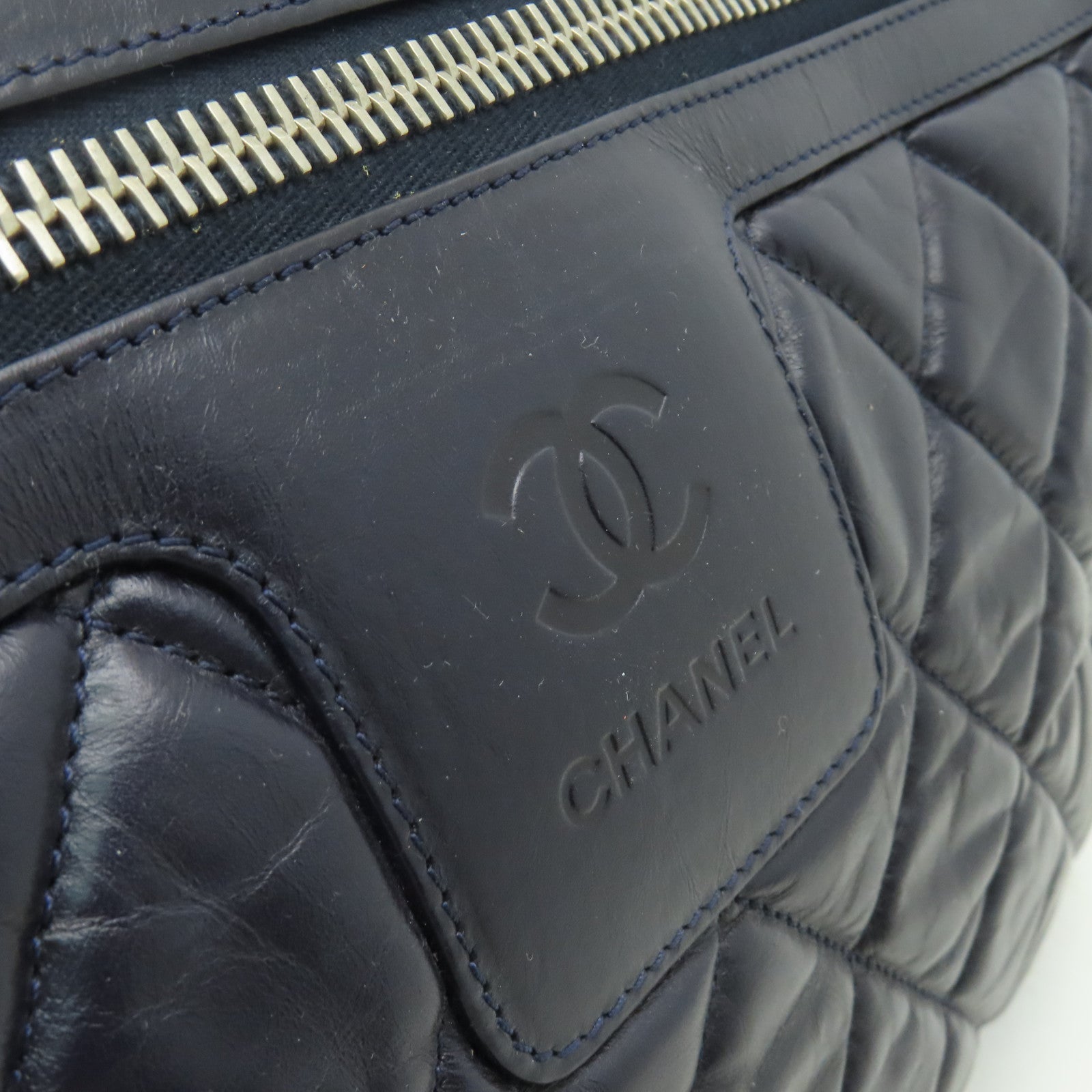 CHANEL 【清倉大減價】菱格牛皮皮革Coco Cocoon銀扣手挽袋深藍色