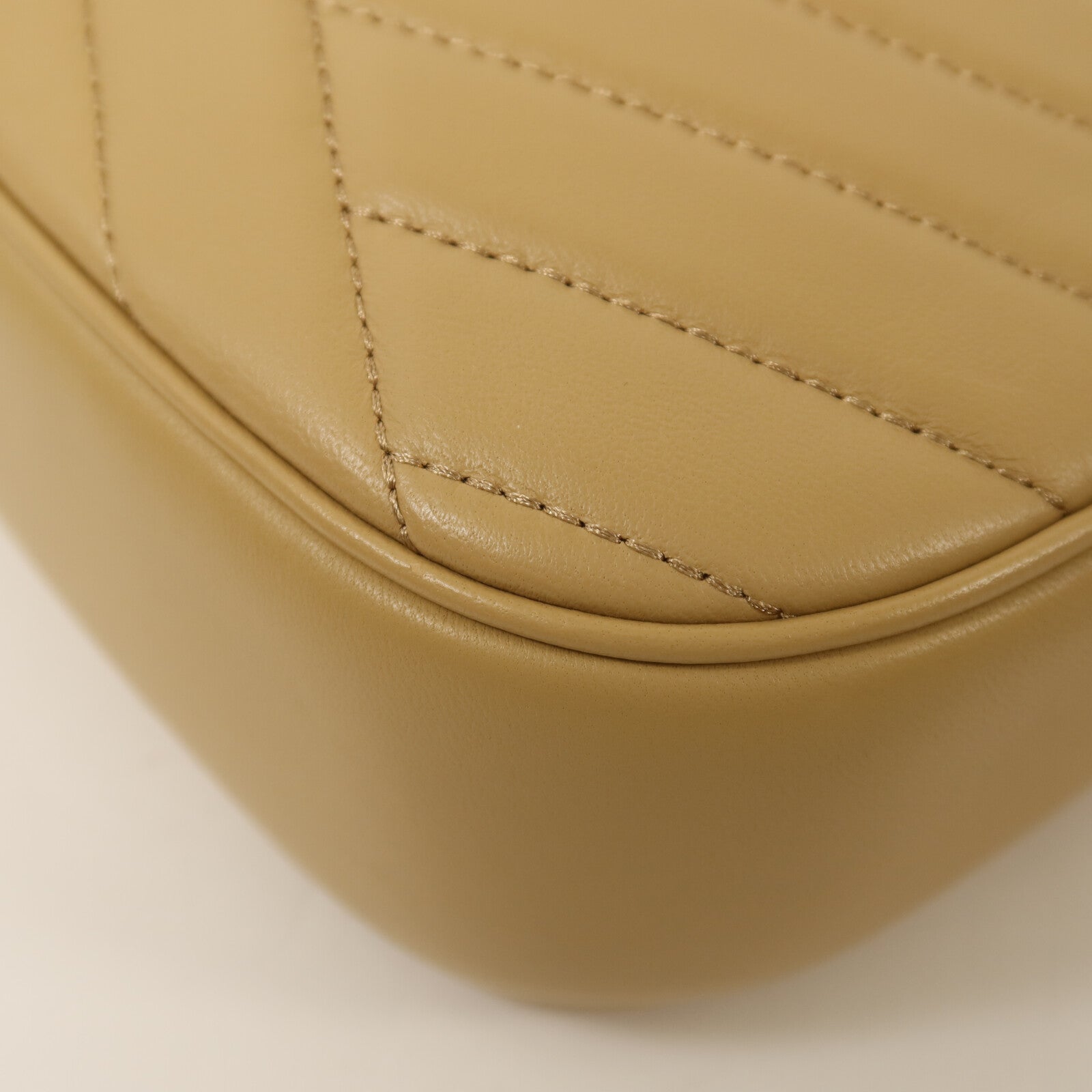 羊皮皮革Kira Chevron Camera Bag金扣鏈帶肩背袋