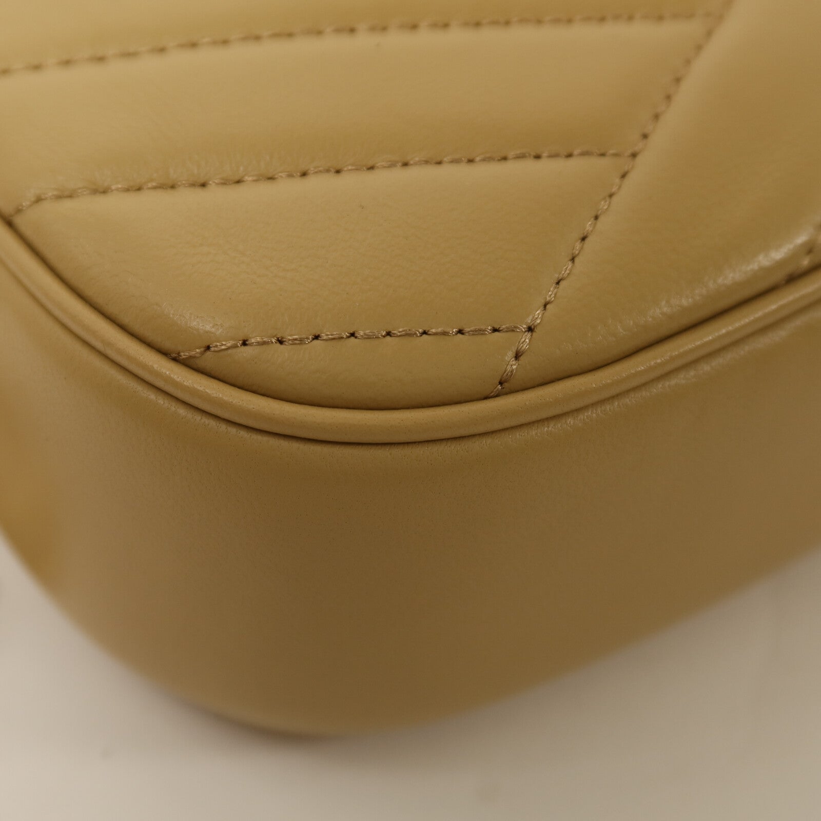 羊皮皮革Kira Chevron Camera Bag金扣鏈帶肩背袋