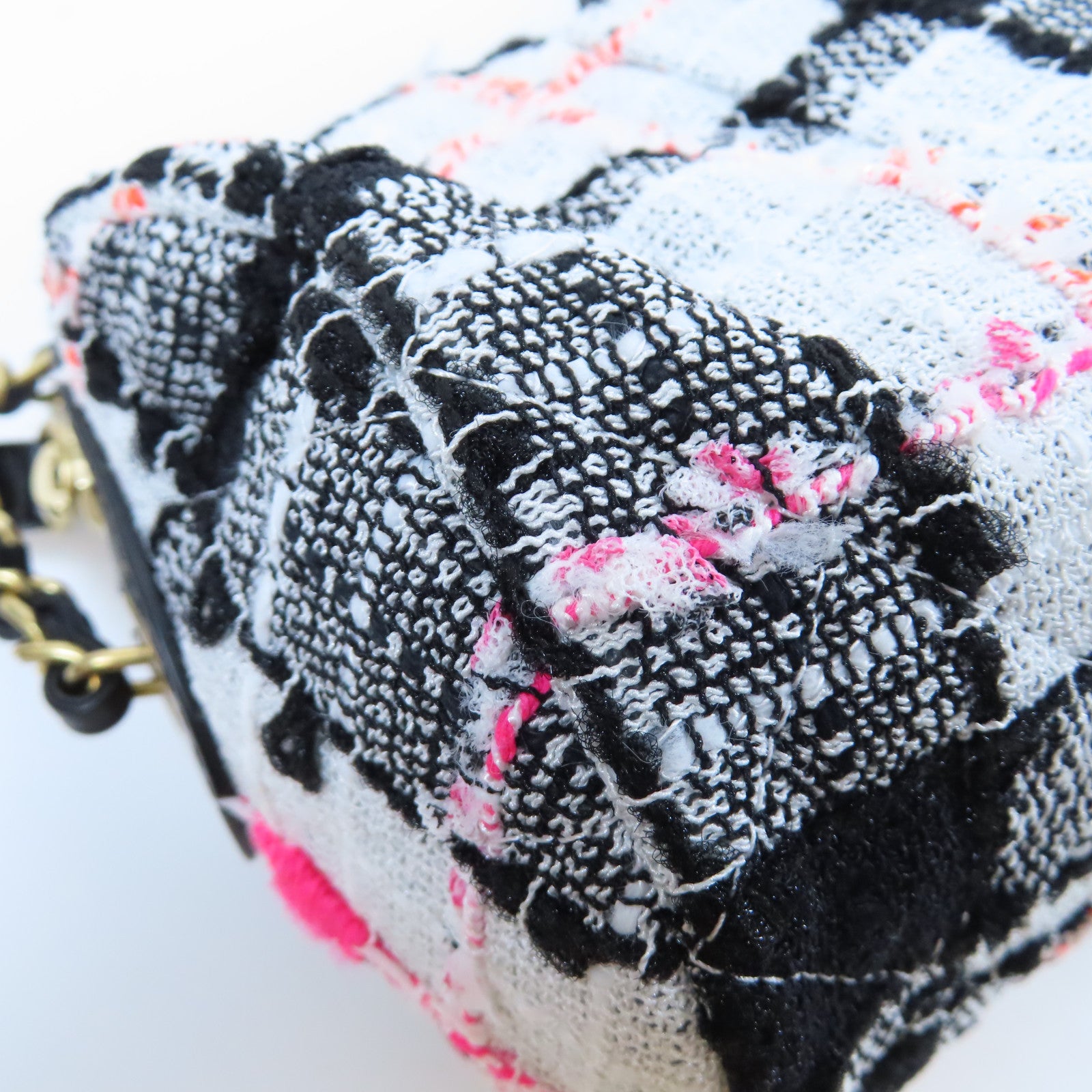 CHANEL **【激減優惠】斜紋軟呢Shoulder Bag金扣鏈帶肩背袋黑色/白色/粉紅色