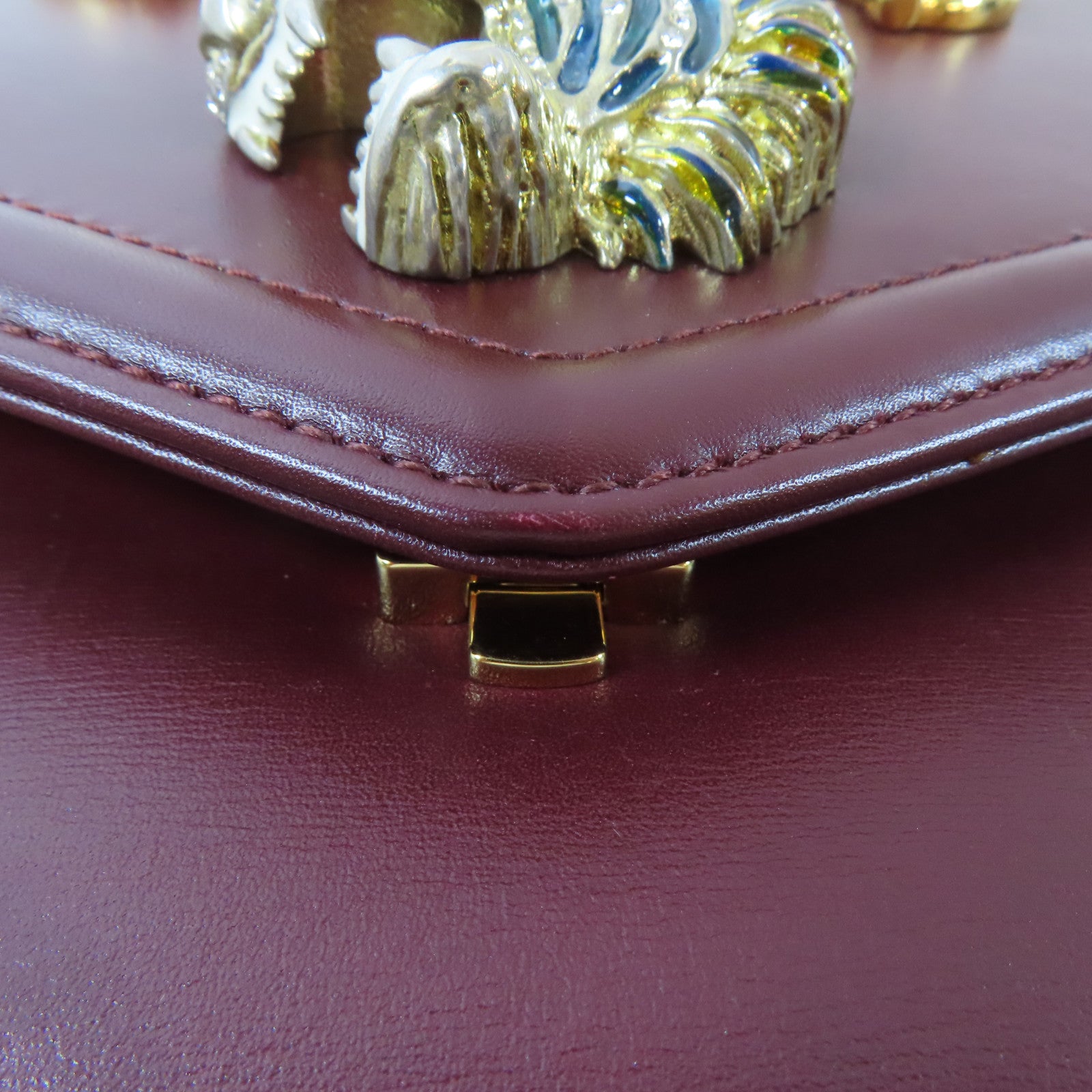 GUCCI 【激減優惠】牛皮皮革Rajah Medium Shoulder Bag金扣鏈帶肩背袋深紅色