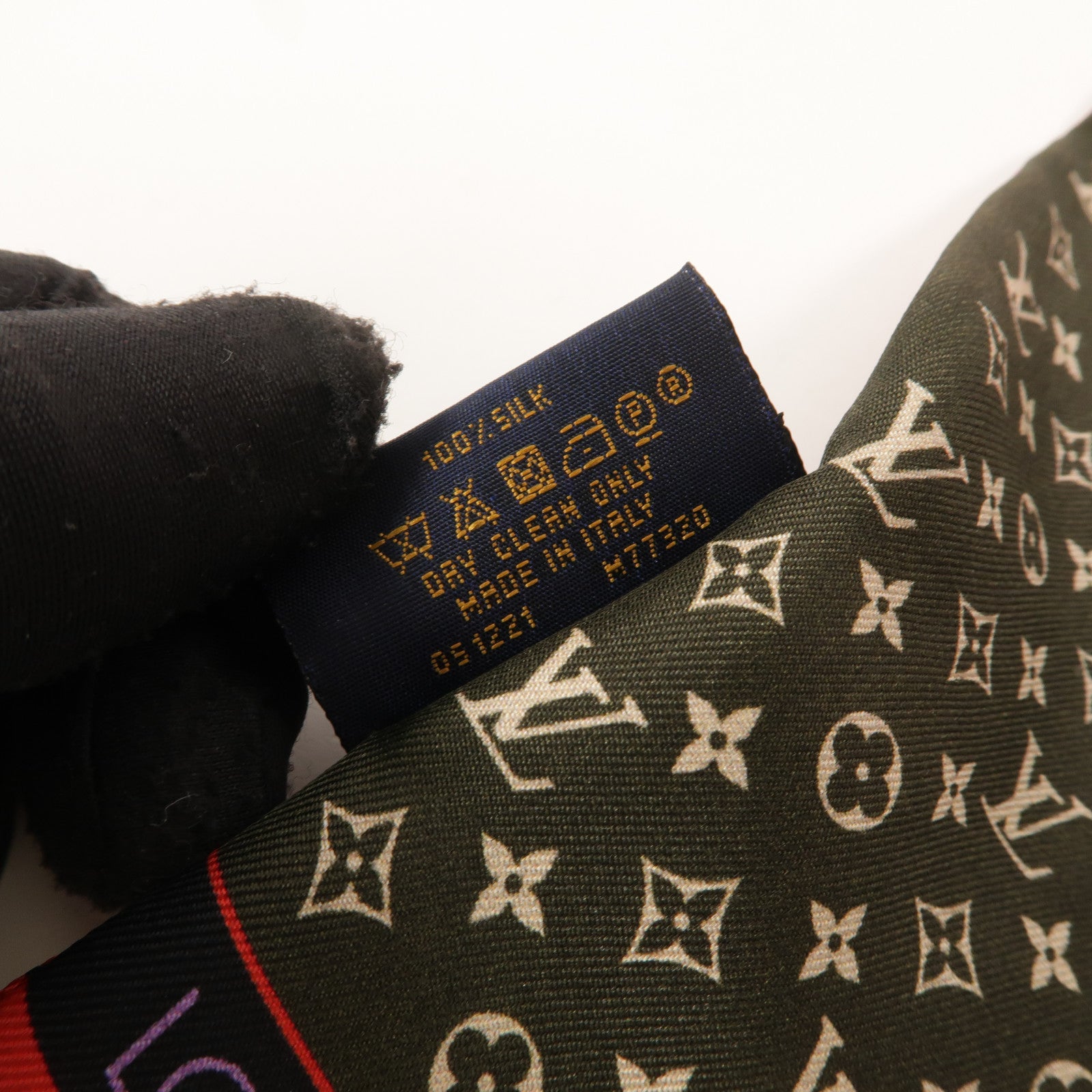 LOUIS VUITTON 絲質Bandeau Scarf 118x7 絲巾