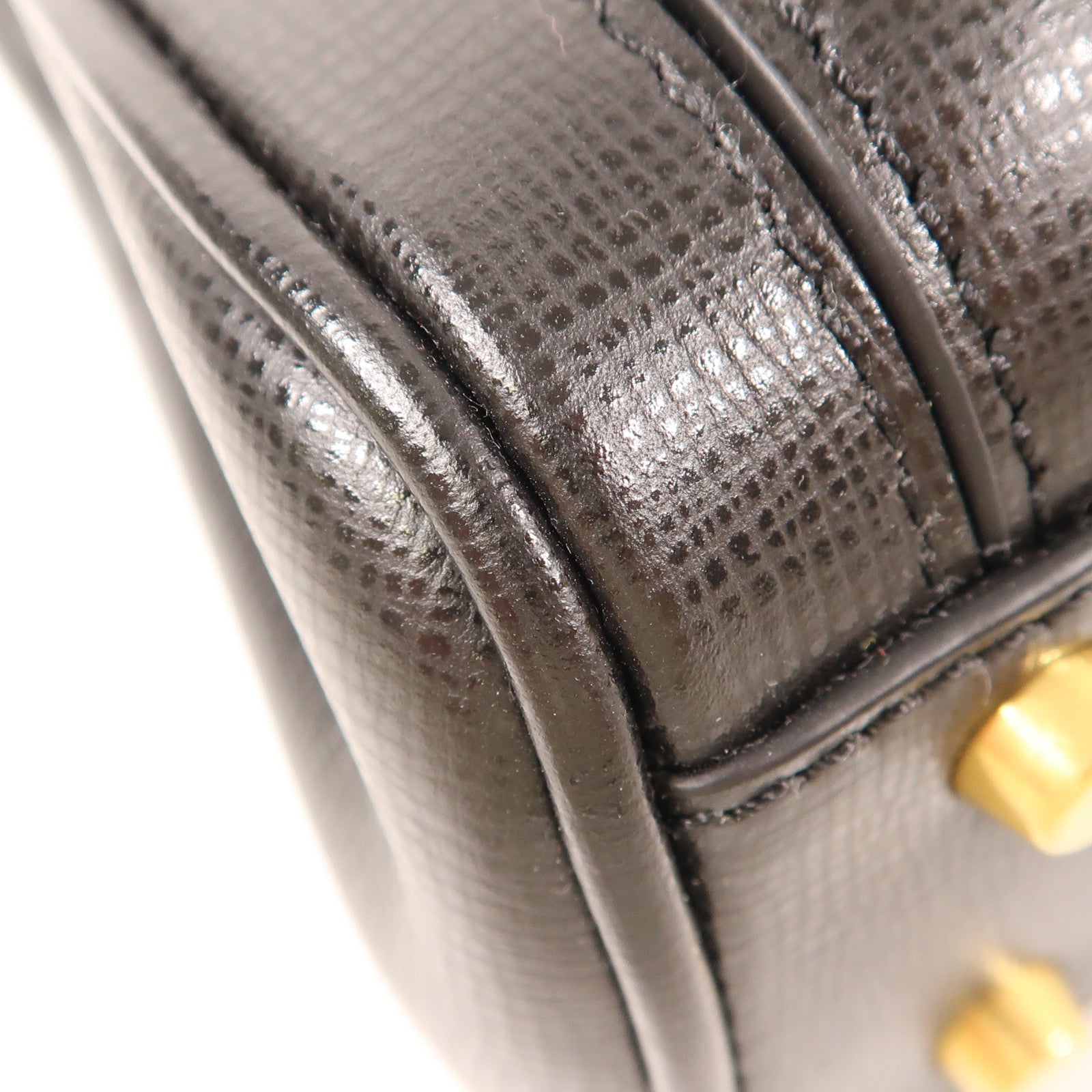 Valentino 牛皮皮革Rockstud Alcove金扣手挽袋