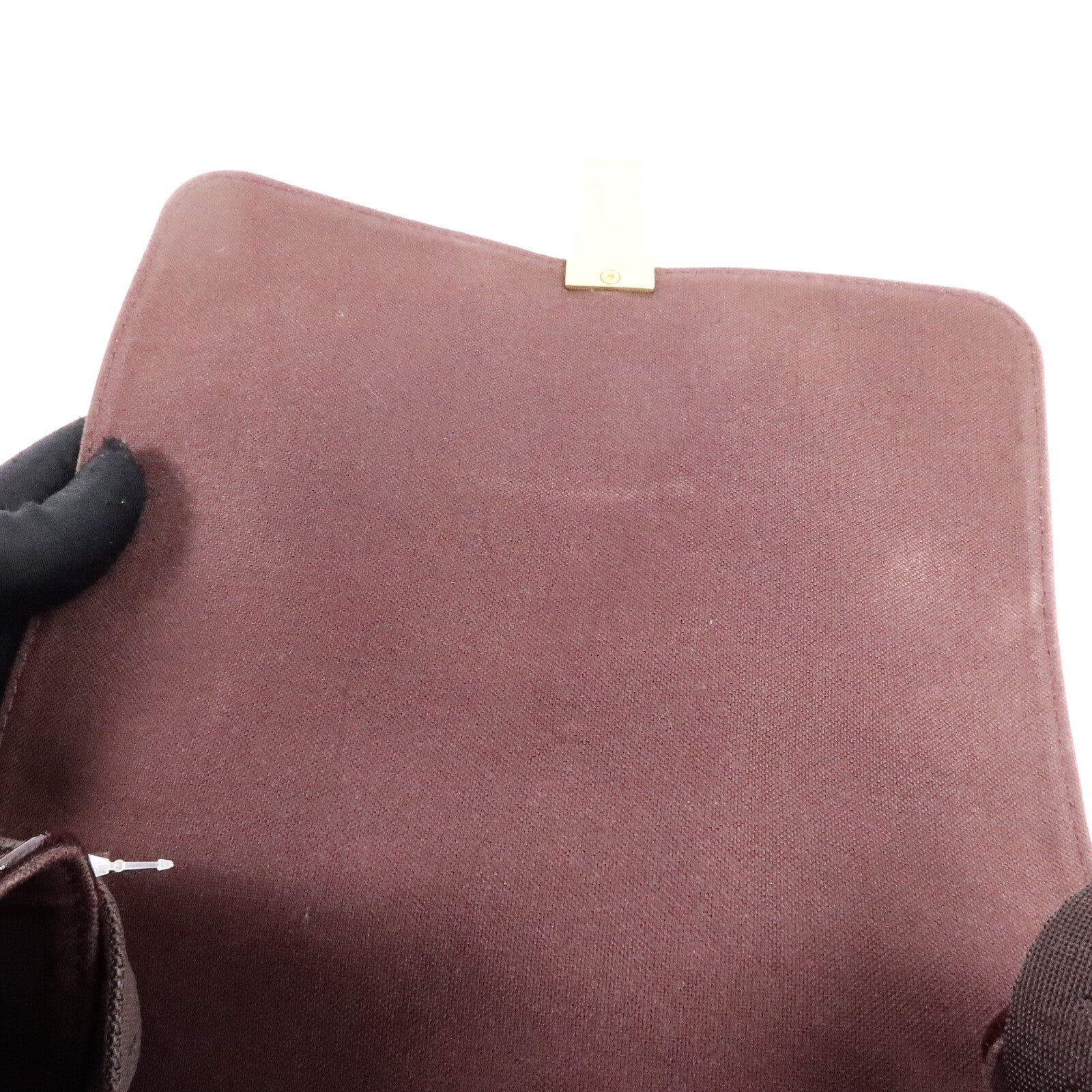 LOUIS VUITTON Taiga Yaranga肩背袋