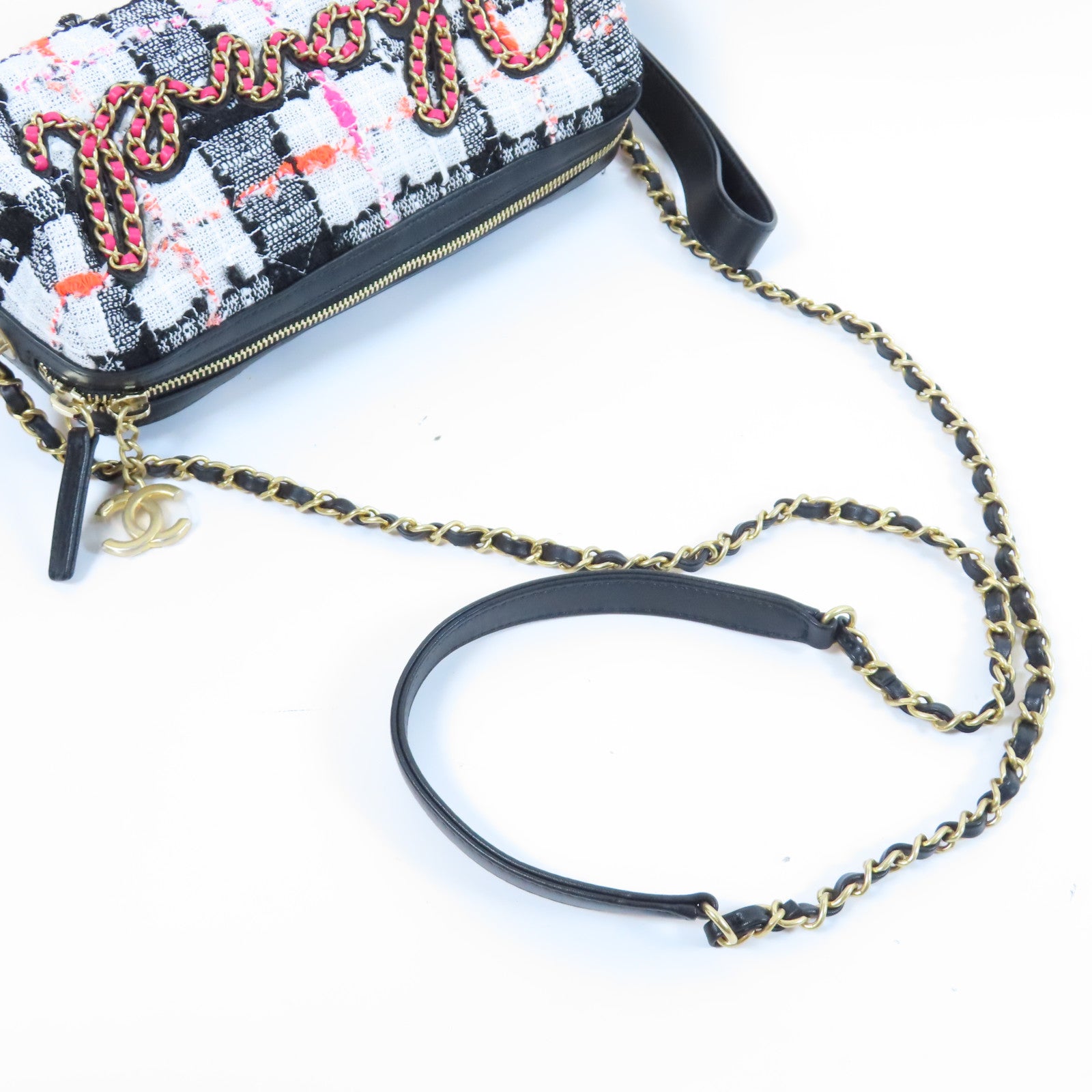 CHANEL **【激減優惠】斜紋軟呢Shoulder Bag金扣鏈帶肩背袋黑色/白色/粉紅色