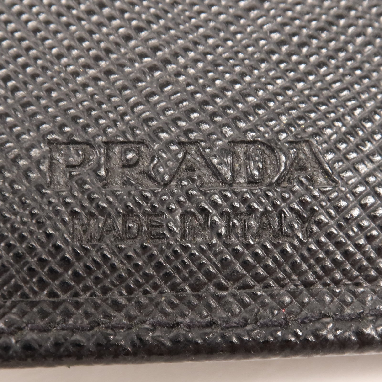 PRADA 牛皮皮革Wallet銀扣錢包