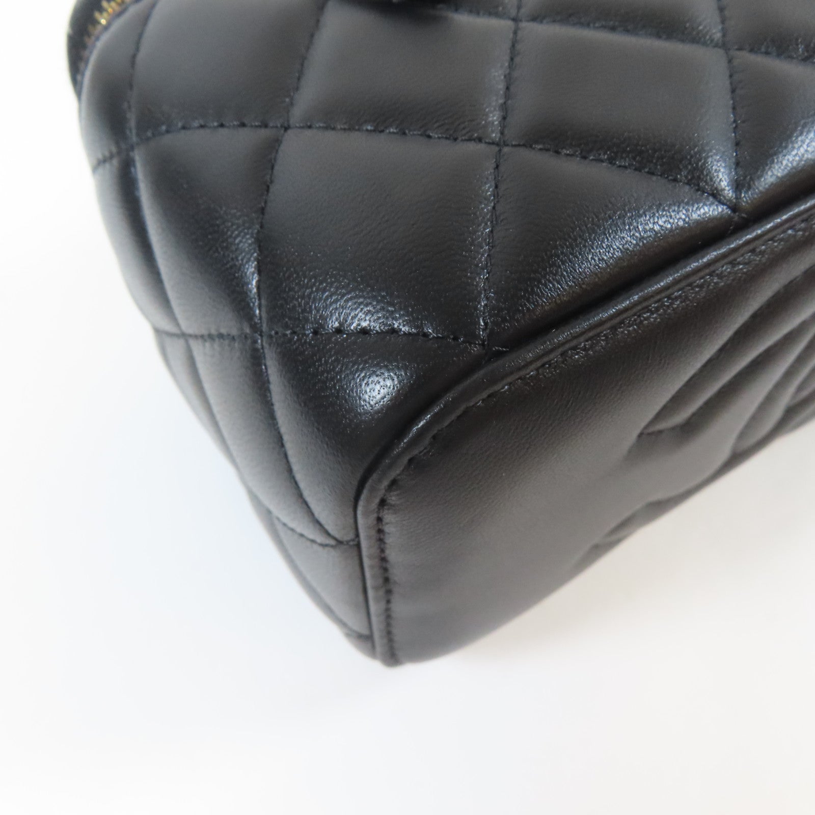 CHANEL 菱格羊皮皮革Vanity Case金扣鏈帶肩背袋黑色
