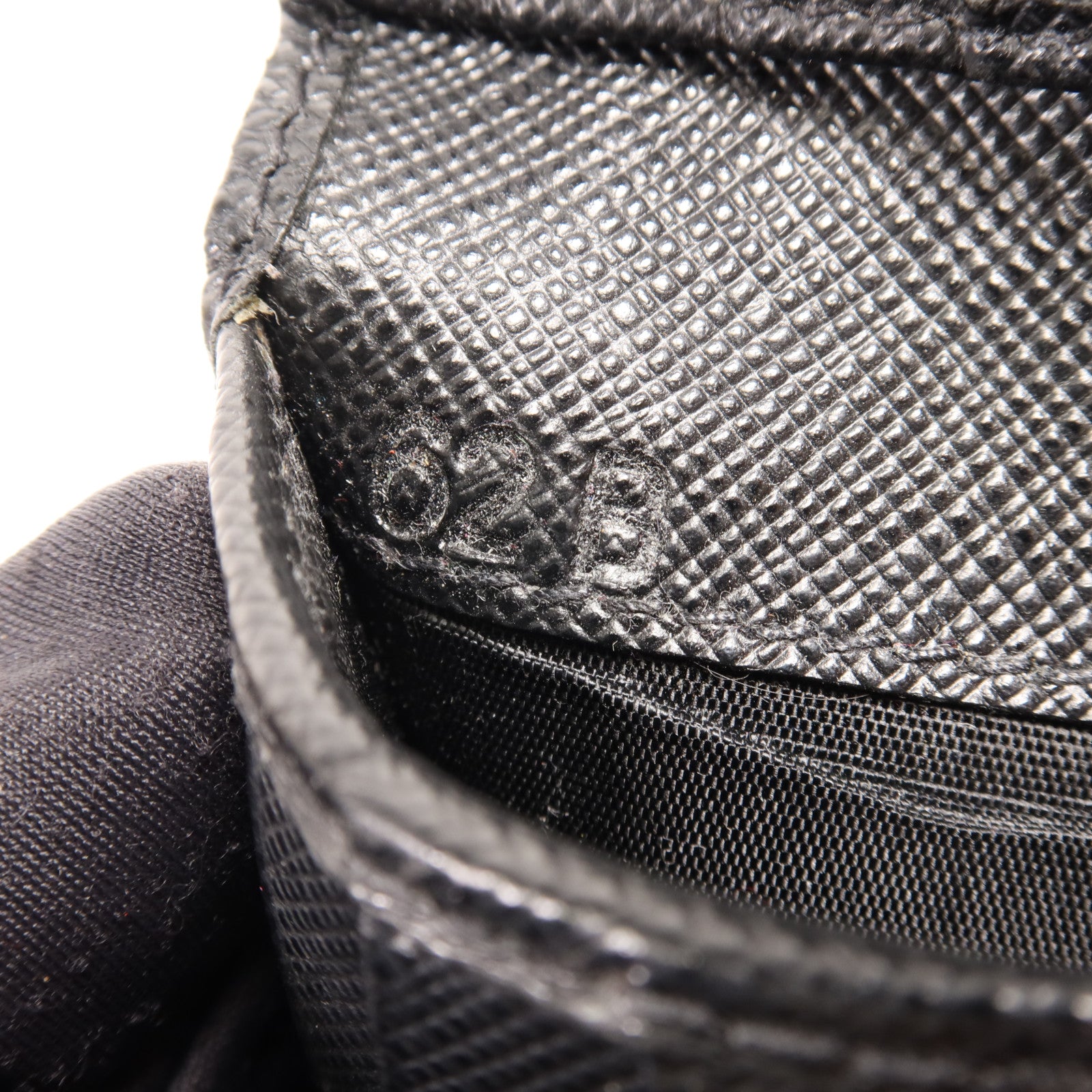 PRADA 牛皮皮革Wallet銀扣錢包