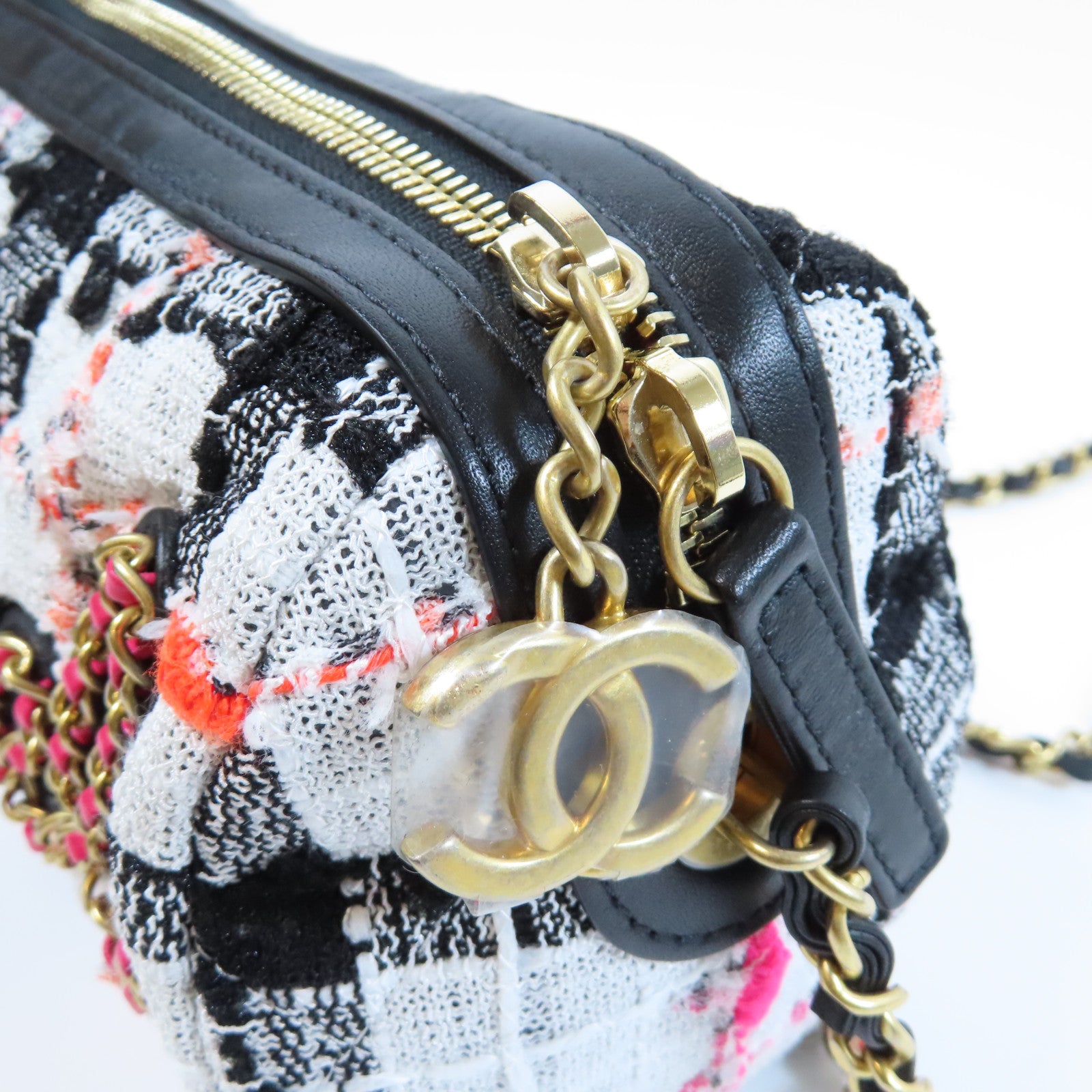 CHANEL **【激減優惠】斜紋軟呢Shoulder Bag金扣鏈帶肩背袋黑色/白色/粉紅色