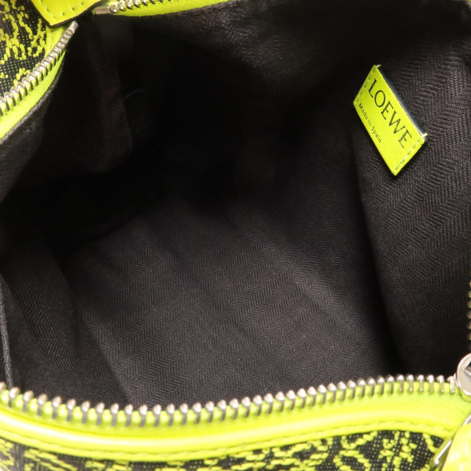LOEWE 帆布Cubi肩背袋