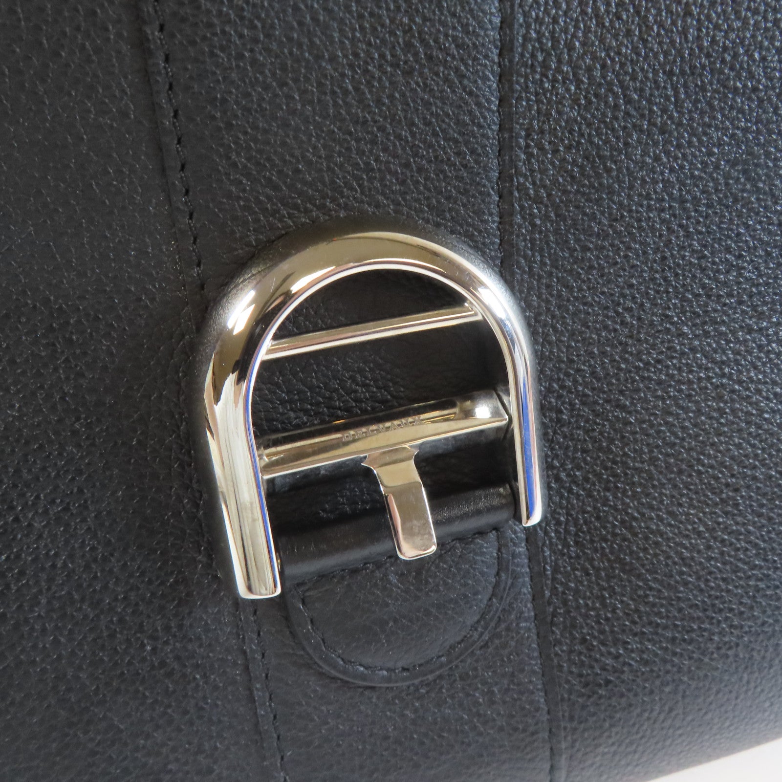 Delvaux 牛皮皮革Delaux Brillant MM銀扣手挽肩背兩用袋黑色