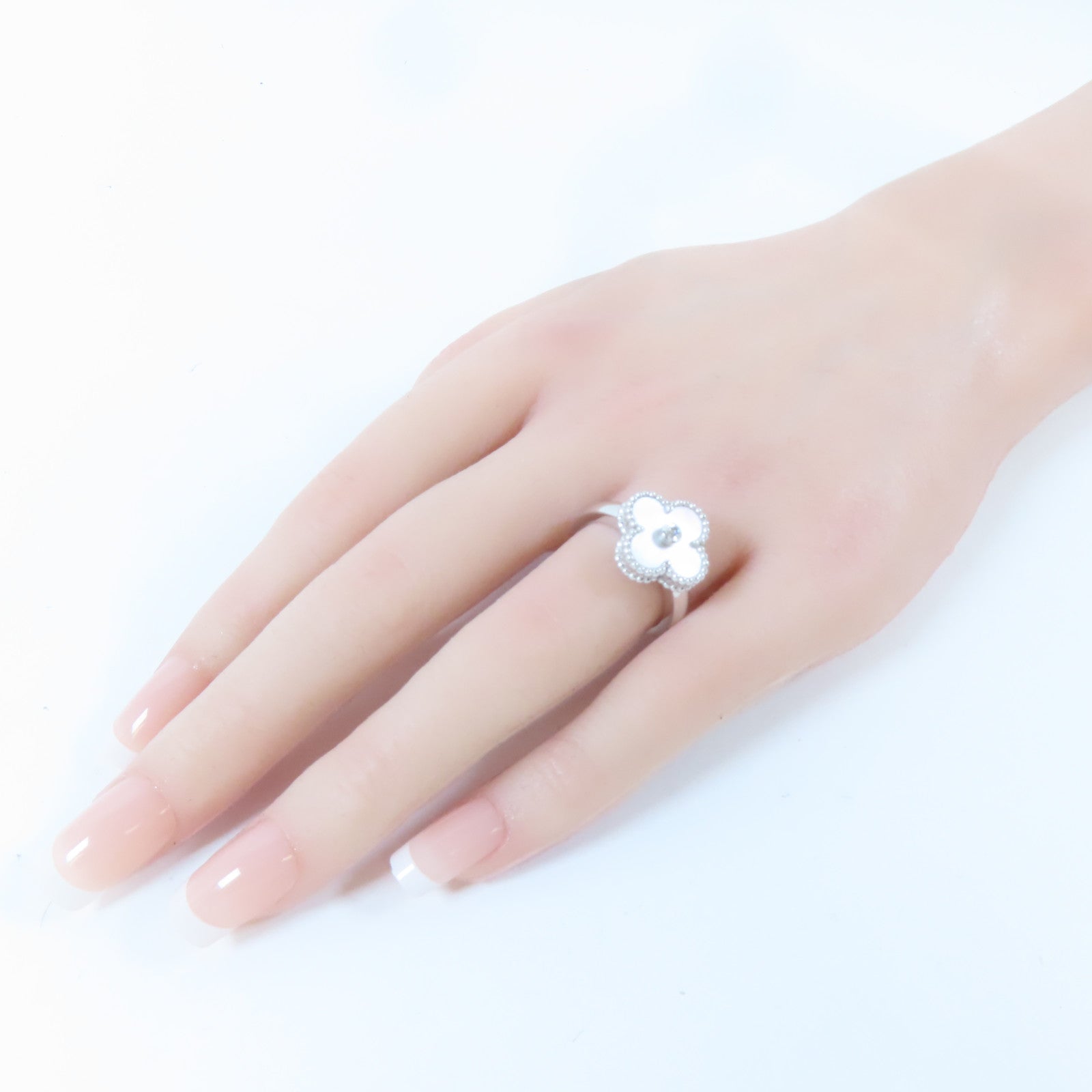 Van Cleef & Arpels 18K白金Vintage Alhamber Ring戒指US#7