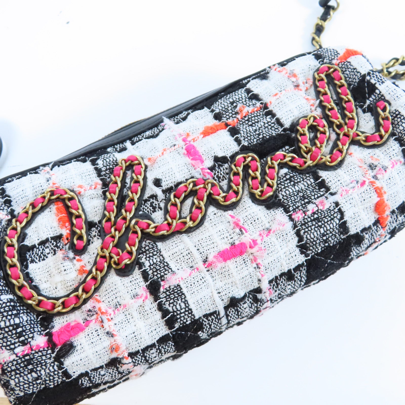 CHANEL **【激減優惠】斜紋軟呢Shoulder Bag金扣鏈帶肩背袋黑色/白色/粉紅色