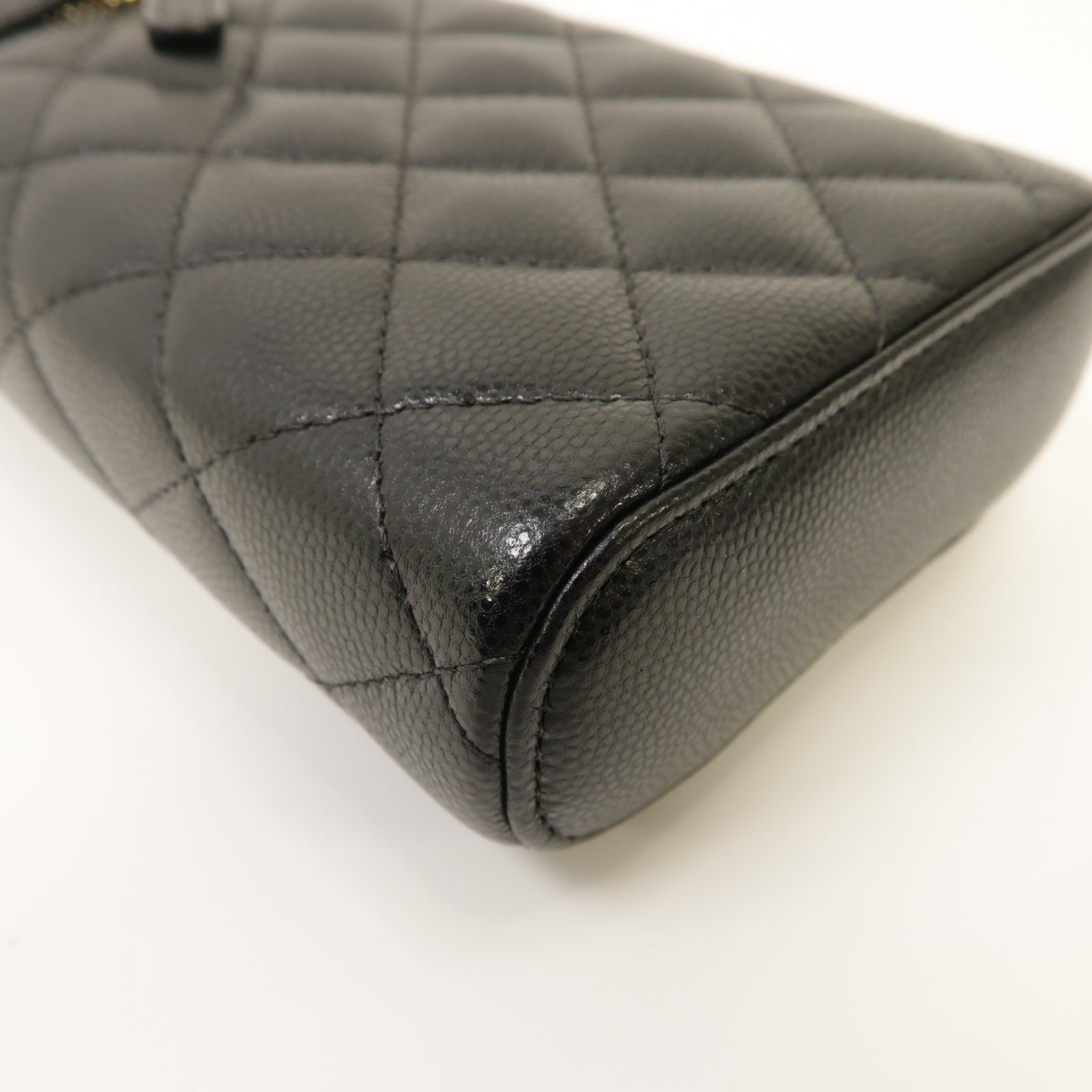 CHANEL 菱格Caviar皮革Vanity Phone Holder With Chain Bag金扣鏈帶肩背袋黑色