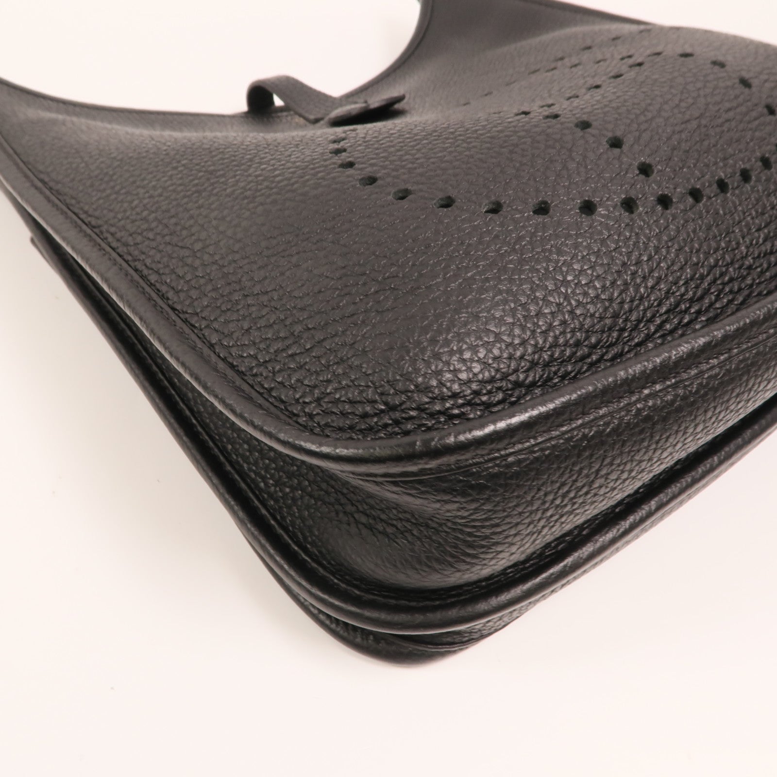 HERMES Clemence皮革Evelyne PM金扣肩背袋Noir
