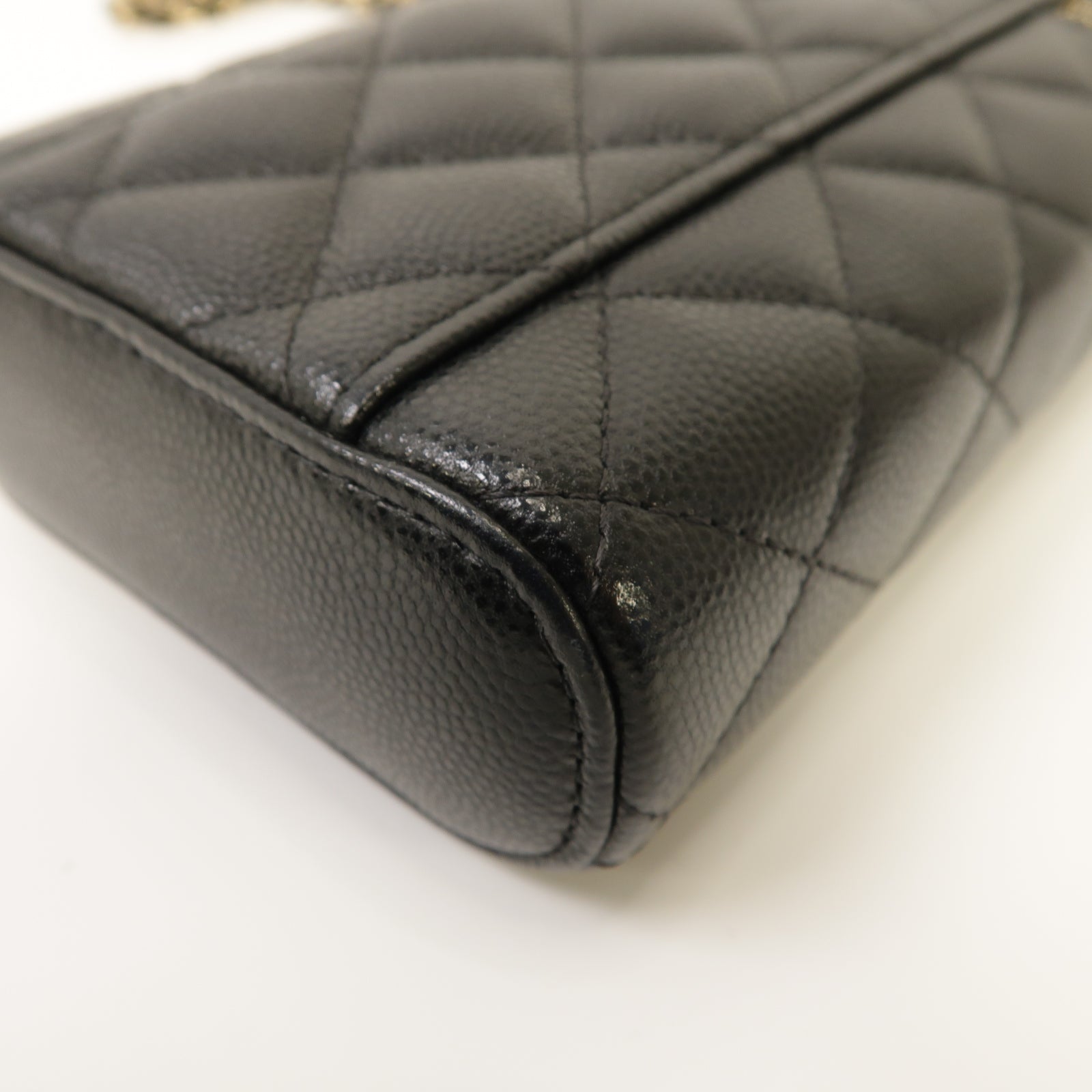 CHANEL 菱格Caviar皮革Vanity Phone Holder With Chain Bag金扣鏈帶肩背袋黑色
