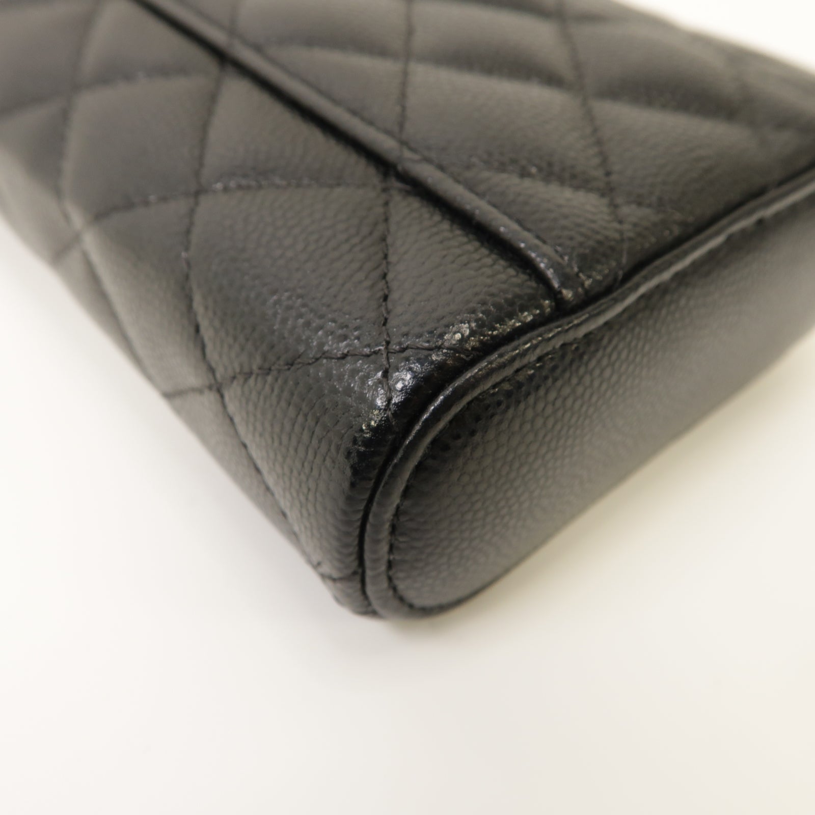 CHANEL 菱格Caviar皮革Vanity Phone Holder With Chain Bag金扣鏈帶肩背袋黑色