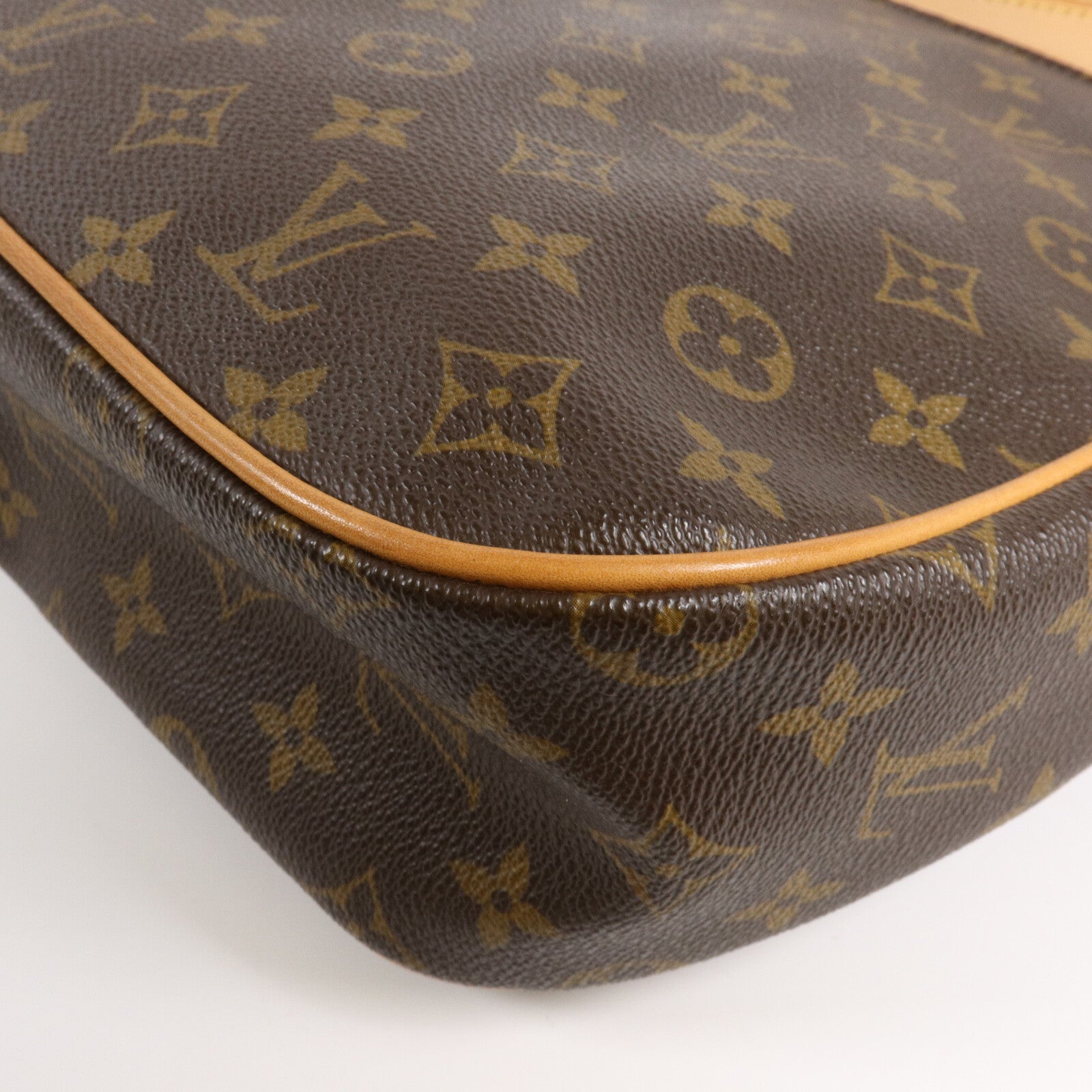 LOUIS VUITTON Monogram Hudson GM肩背袋