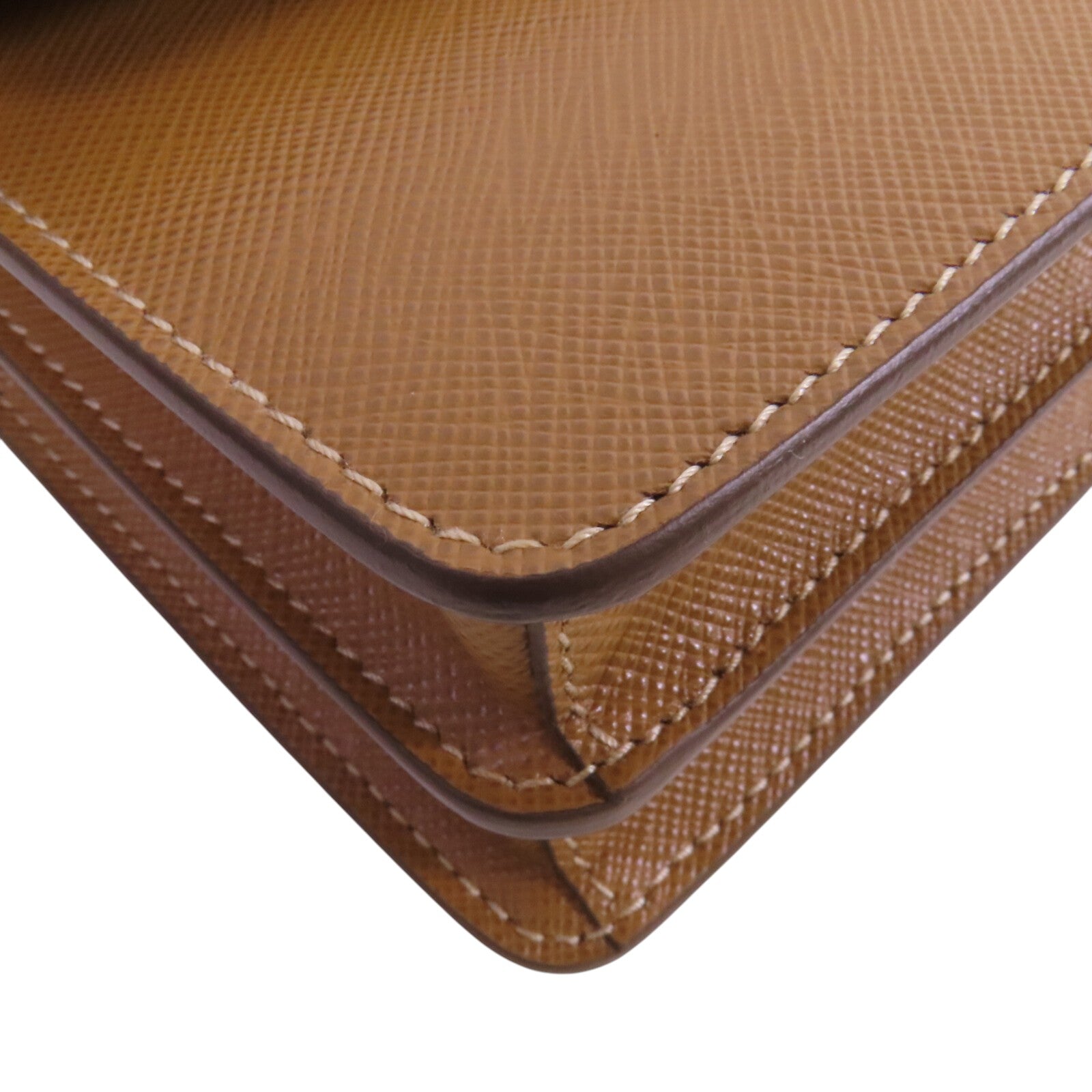 PRADA Saffiano皮革Mini Saffiano金扣肩背袋