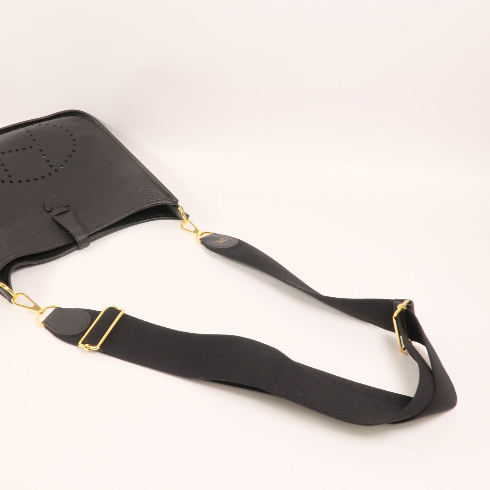 HERMES Clemence皮革Evelyne PM金扣肩背袋Noir