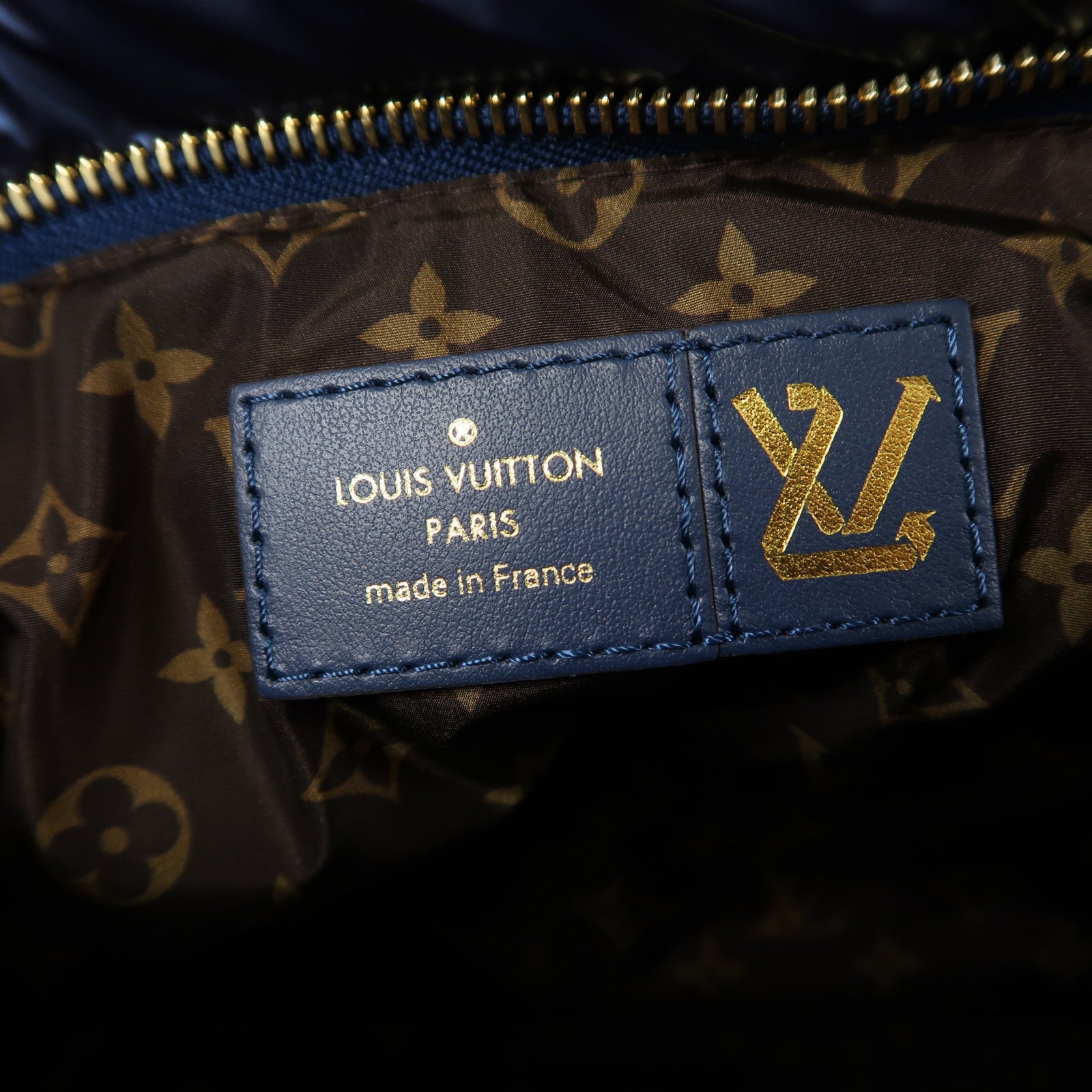 LOUIS VUITTON 尼龍Maxi Multi Pochette Accessoires金扣肩背袋深藍色/銀色