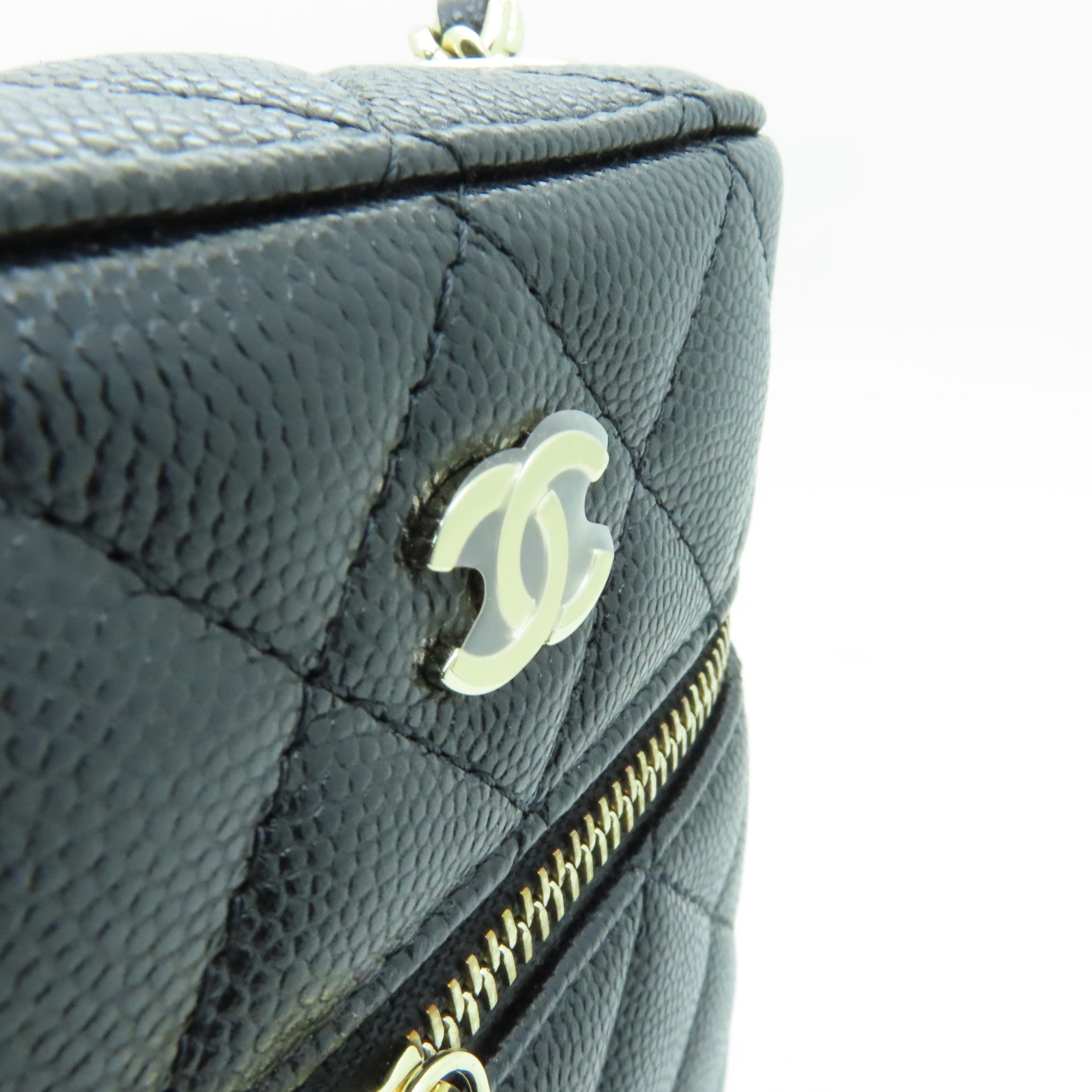 CHANEL 菱格Caviar皮革Chain Shoulder Bag金扣鏈帶肩背袋黒色