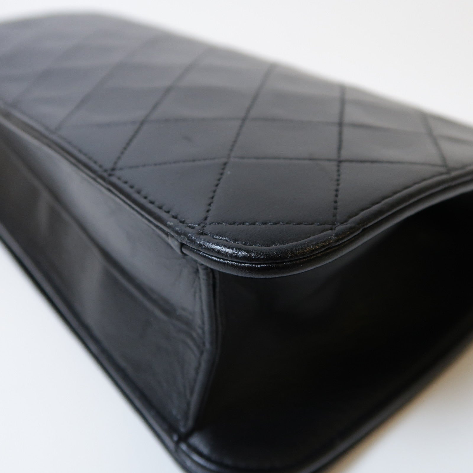 CHANEL **【激減優惠】菱格牛皮皮革Shoulder Bag金扣鏈帶肩背袋黑色