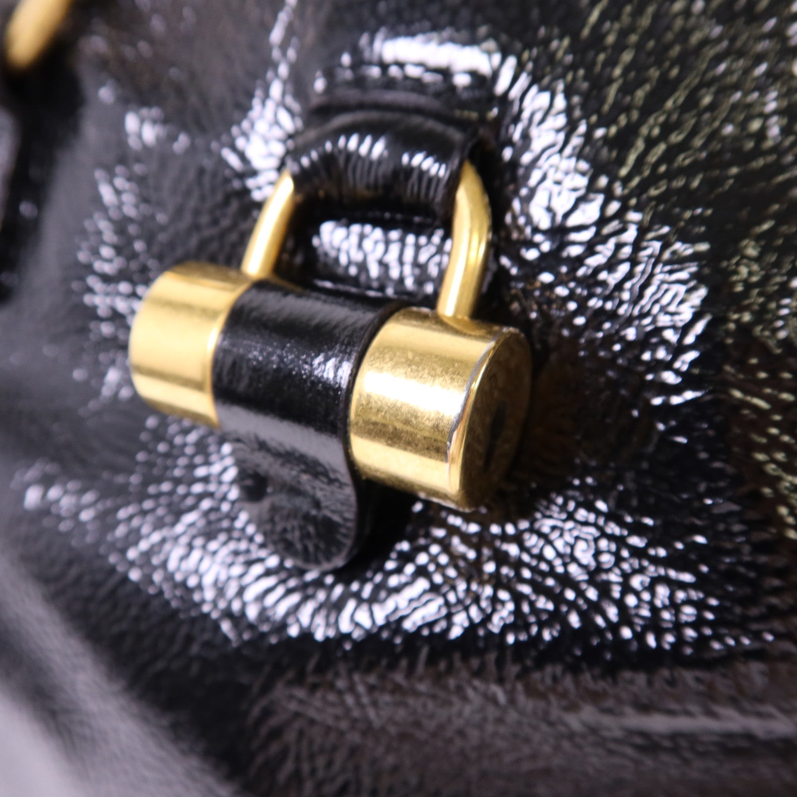 YVES SAINT LAURENT 漆皮皮革Shoulder Bag金扣肩背袋