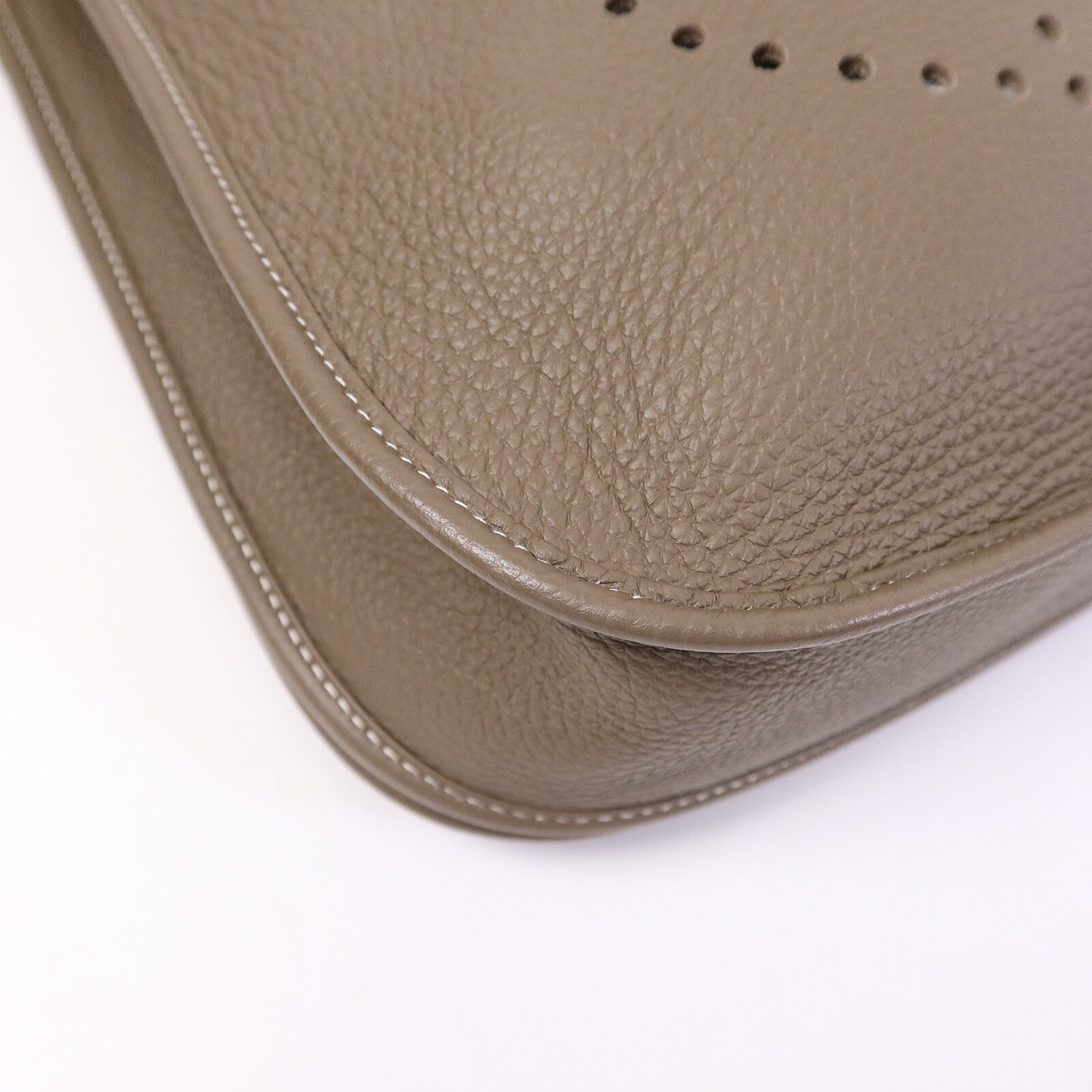 HERMES Clemence皮革Evelyne PM肩背袋Etoupe