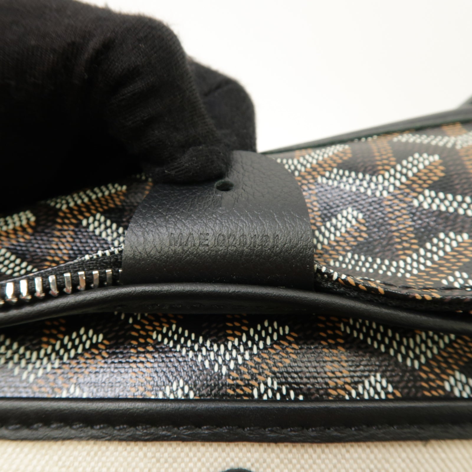 GOYARD 塗層帆布Artois銀扣手挽袋黑色