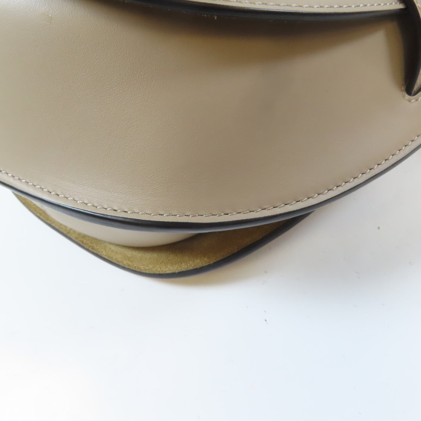 LOEWE 牛皮皮革Small Gate Bag金扣肩背袋米色