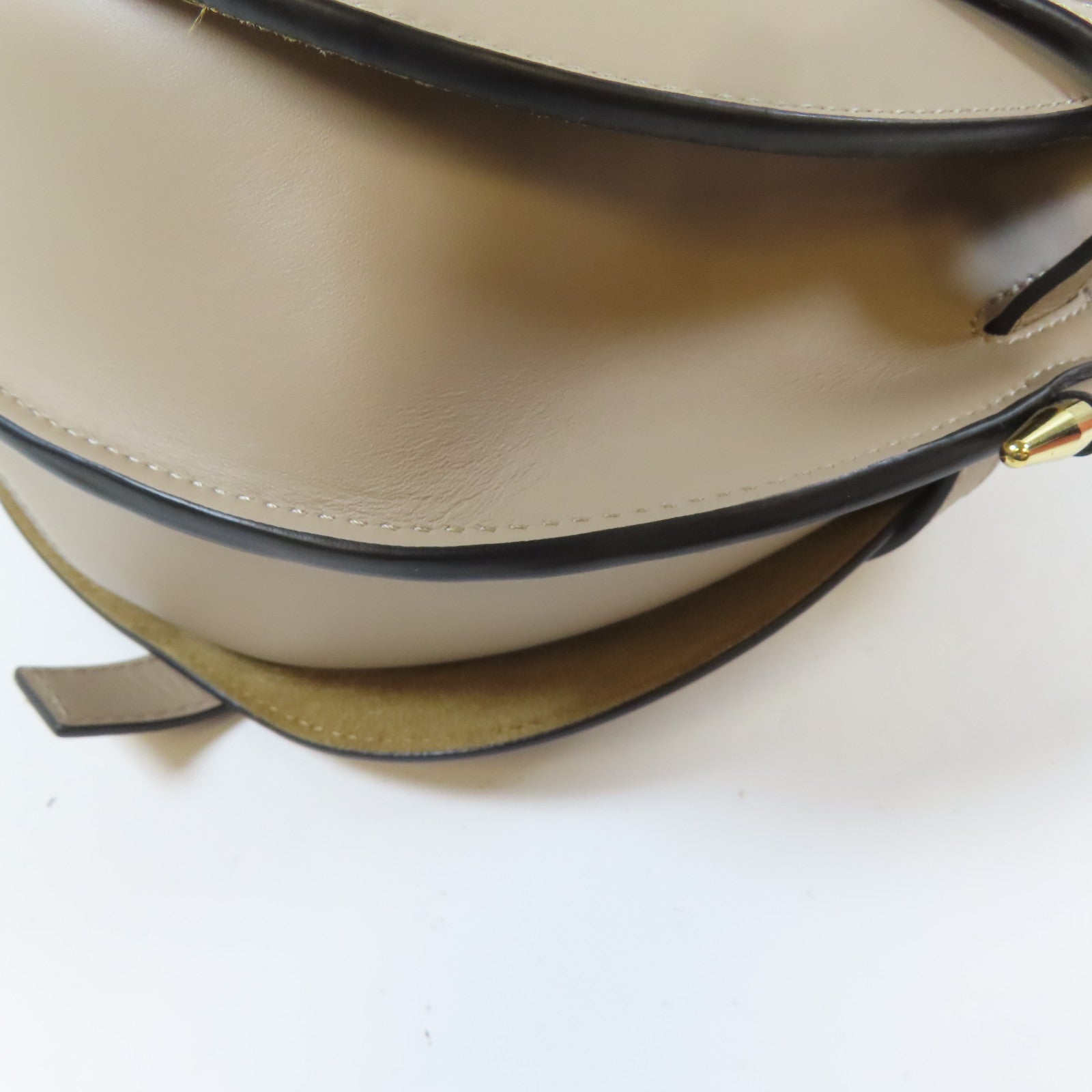 LOEWE 牛皮皮革Small Gate Bag金扣肩背袋米色