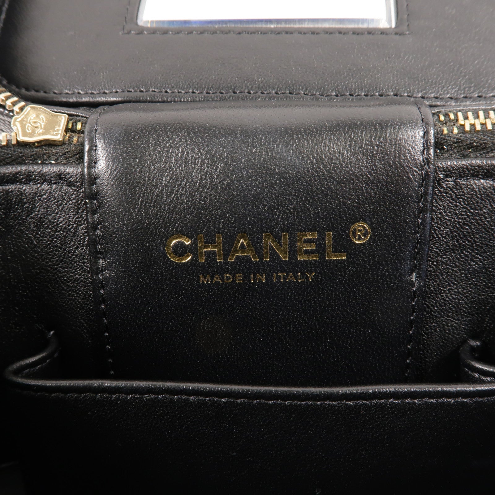CHANEL 牛皮皮革Vanity Case鏈帶肩背袋